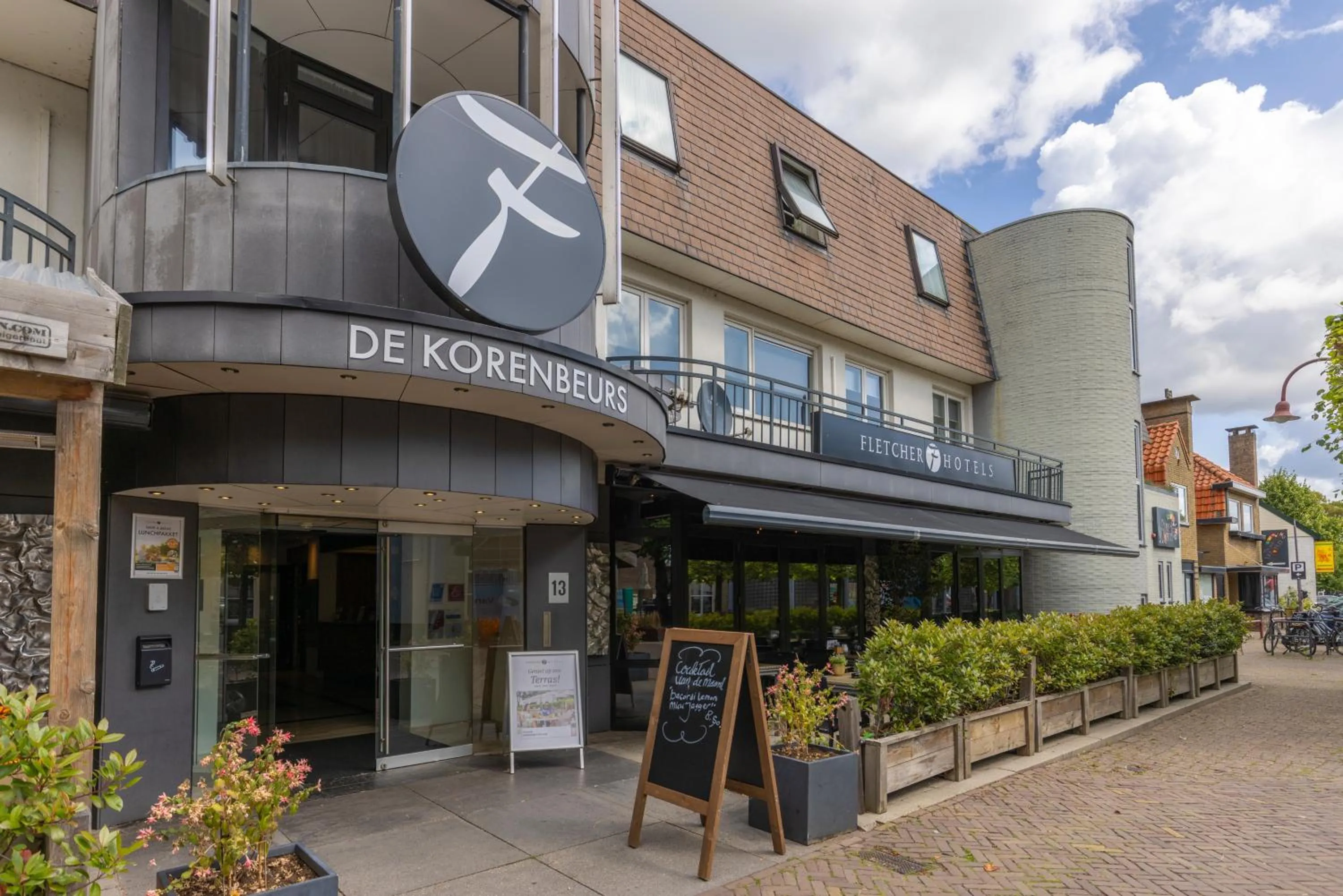 Property building in Fletcher Hotel-Restaurant de Korenbeurs