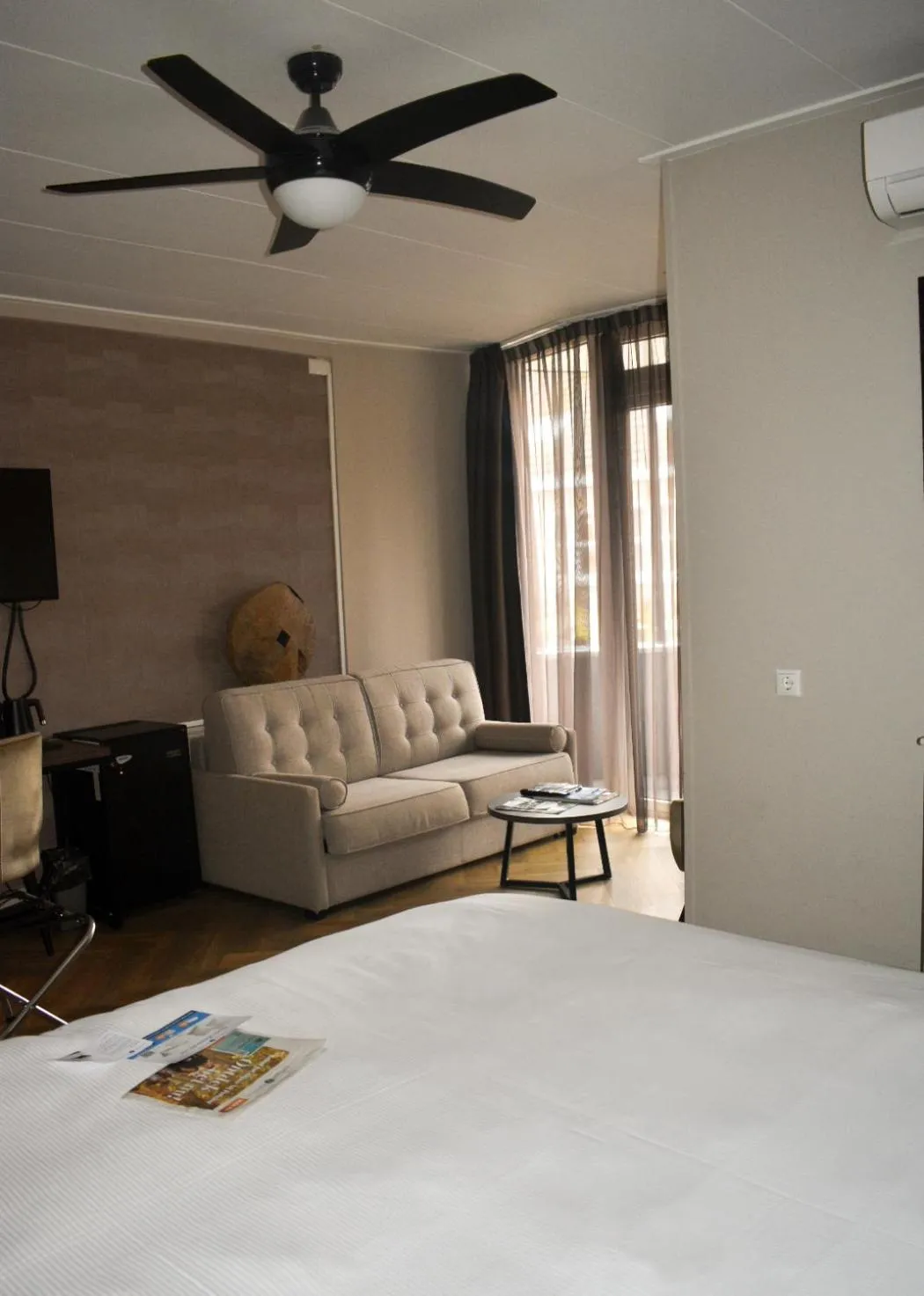 Seating area, Bed in Fletcher Hotel-Restaurant de Korenbeurs