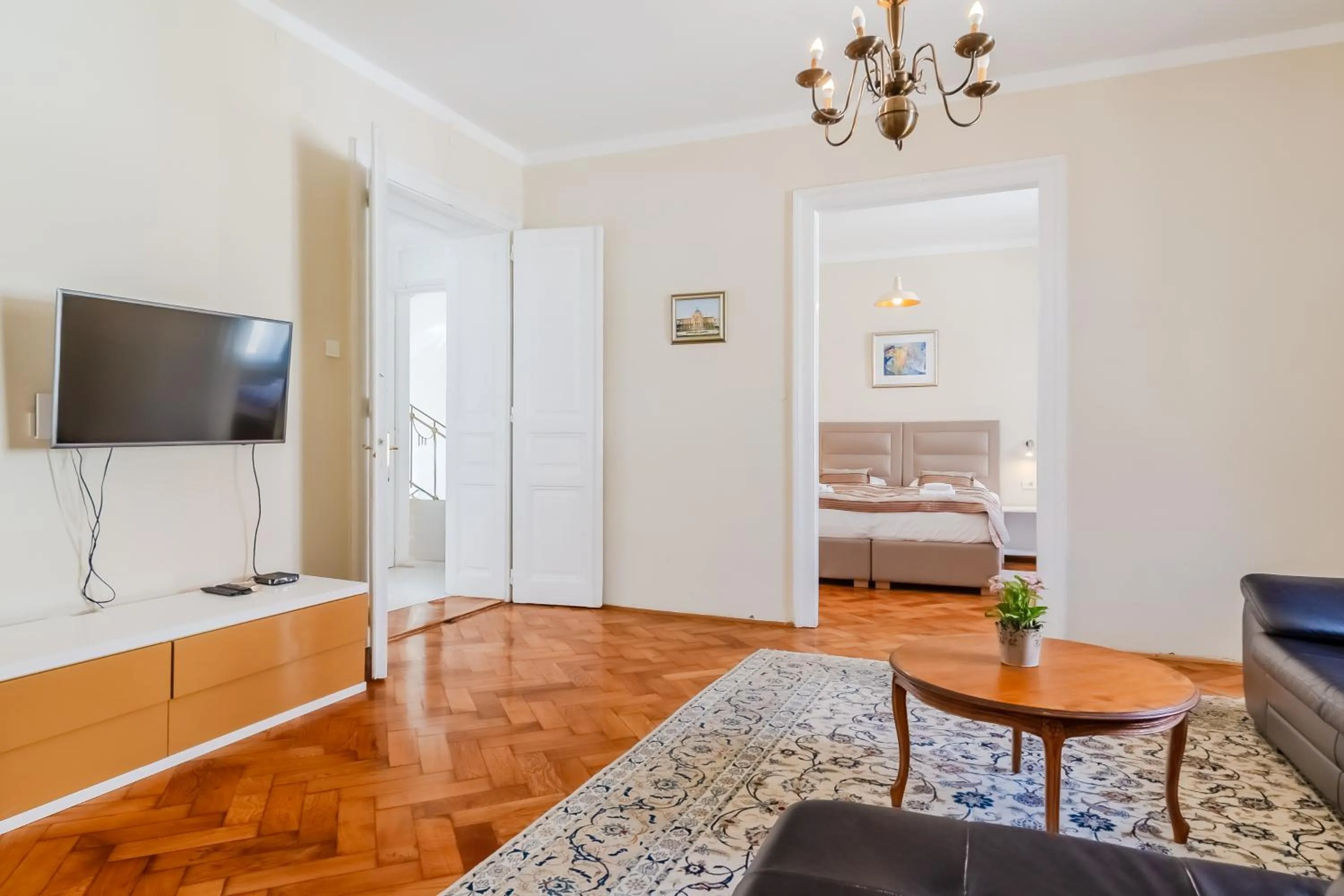 Bed in Apartments & Rooms Flowers