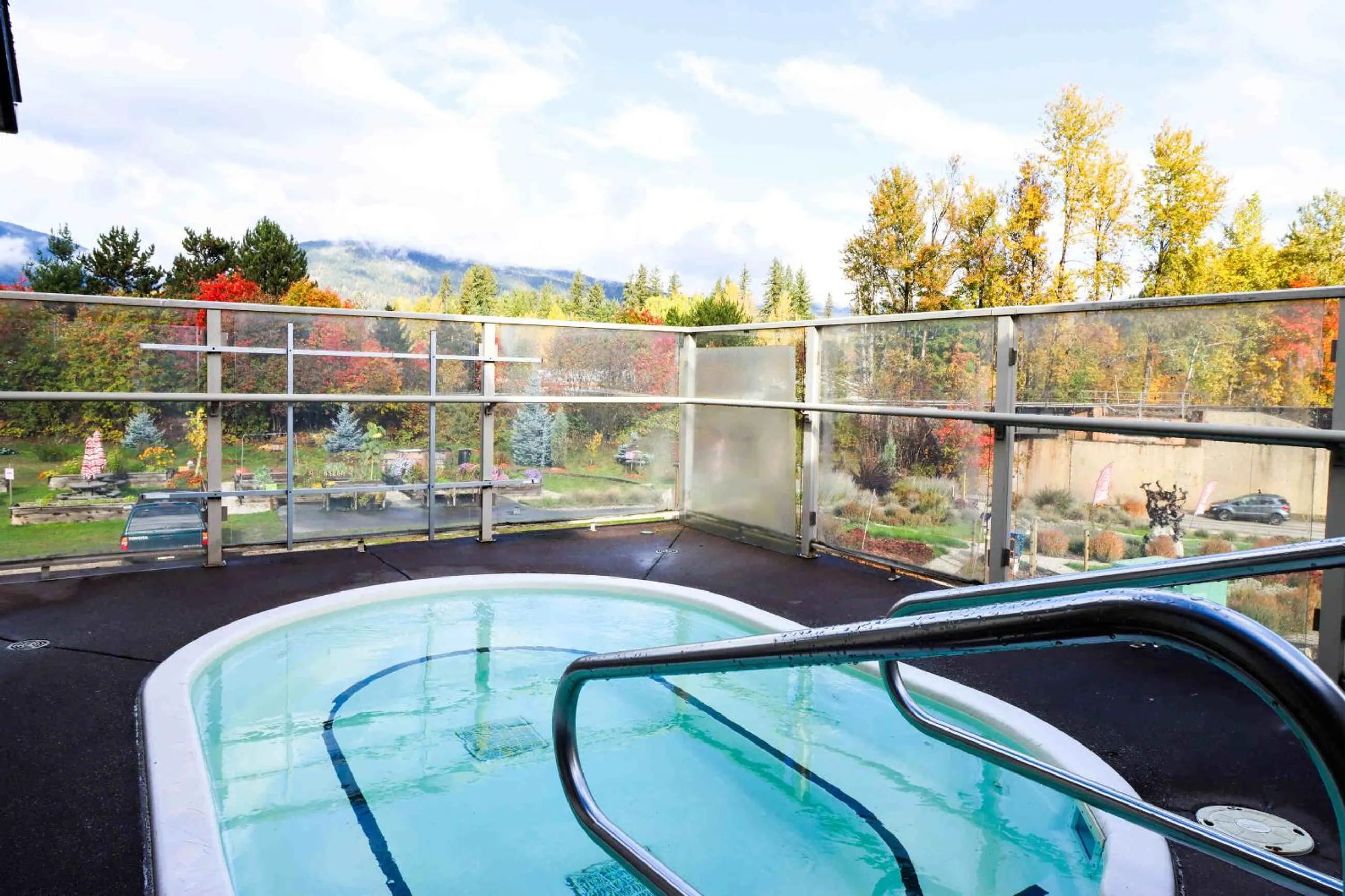 Hot Tub in Northwinds Hotel Revelstoke