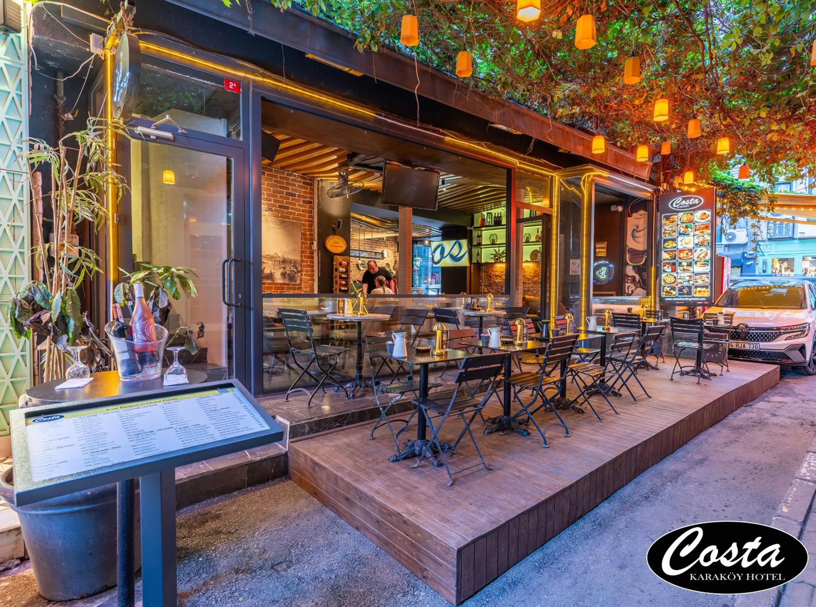 Restaurant/places to eat in Costa Karakoy Hotel