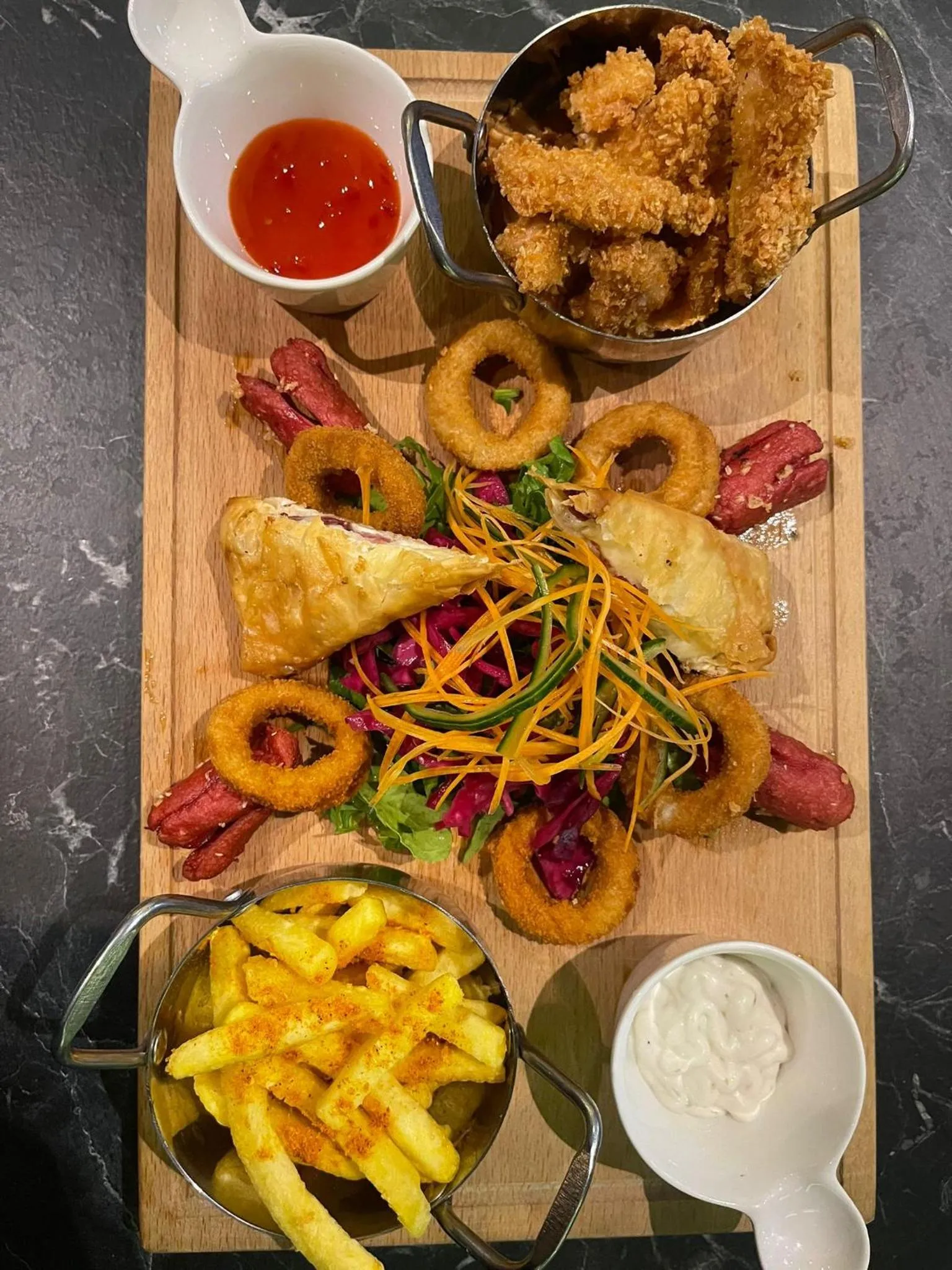 Restaurant/places to eat in Costa Karakoy Hotel