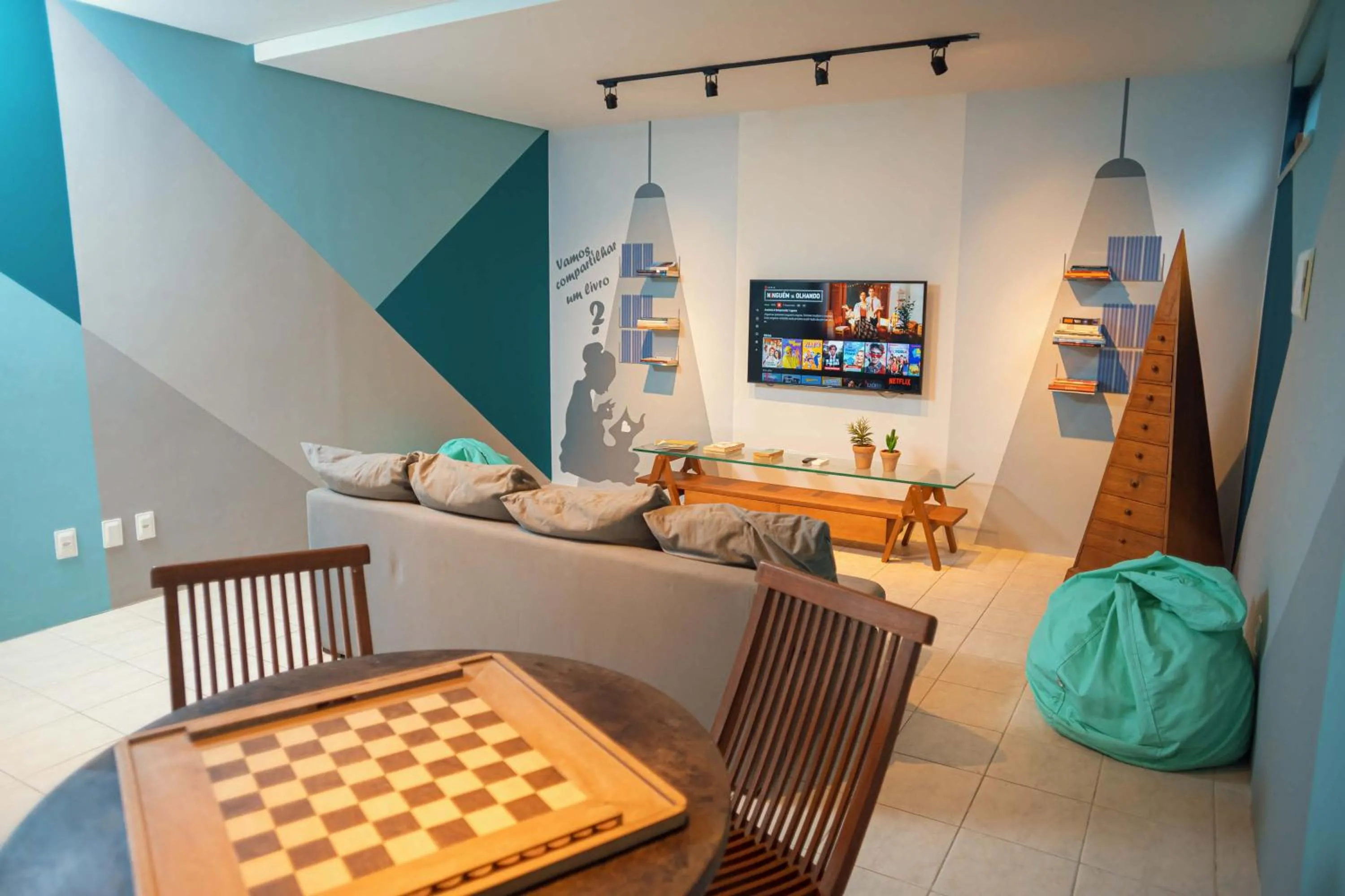 Communal lounge/ TV room in Pousada Villa Maeva Itacimirim