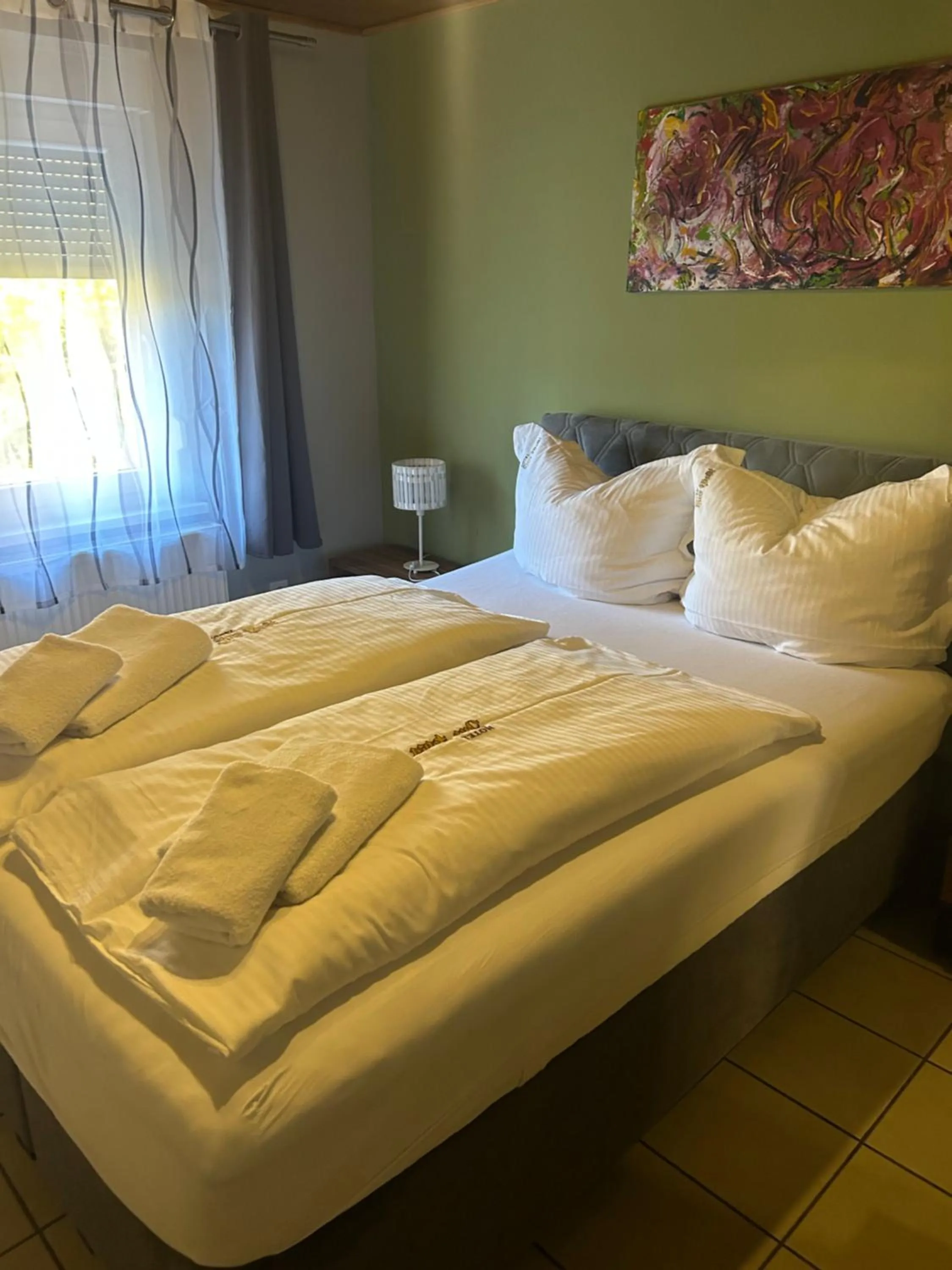 Bed in Gaststätte Pütz