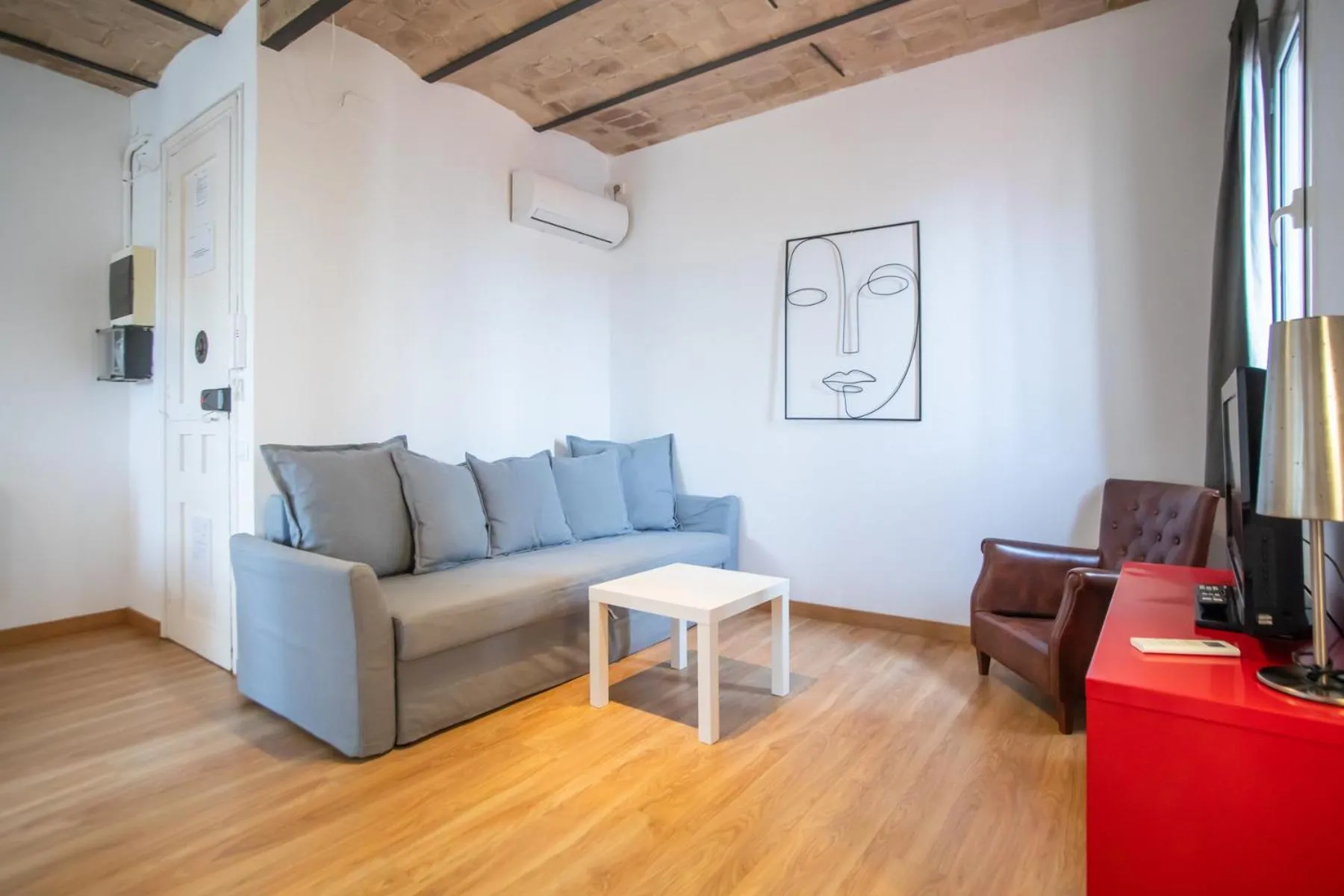 51NO1058 - Bright 1bed flat in Poble Sec
