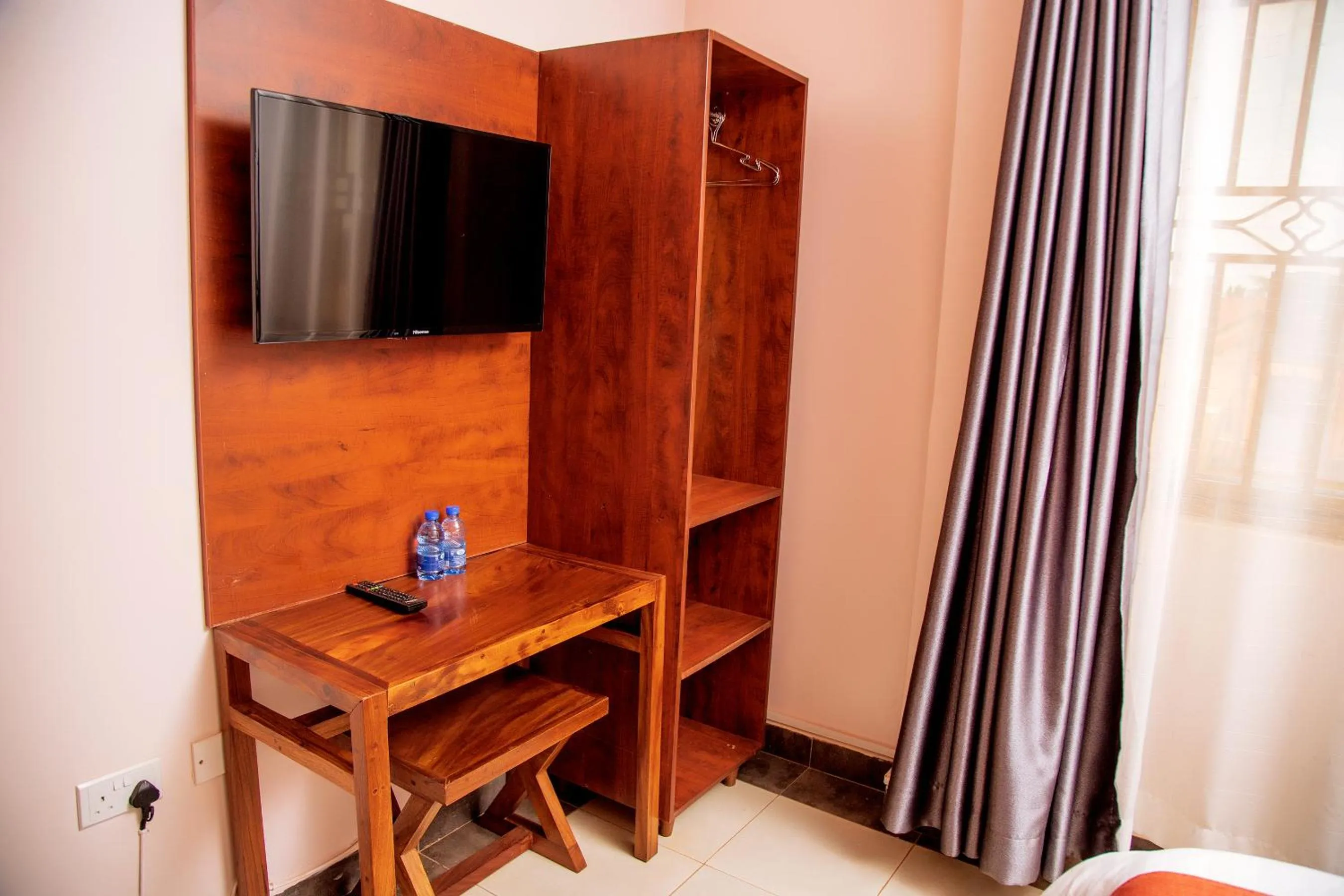 TV and multimedia in Blue Berries Hotel