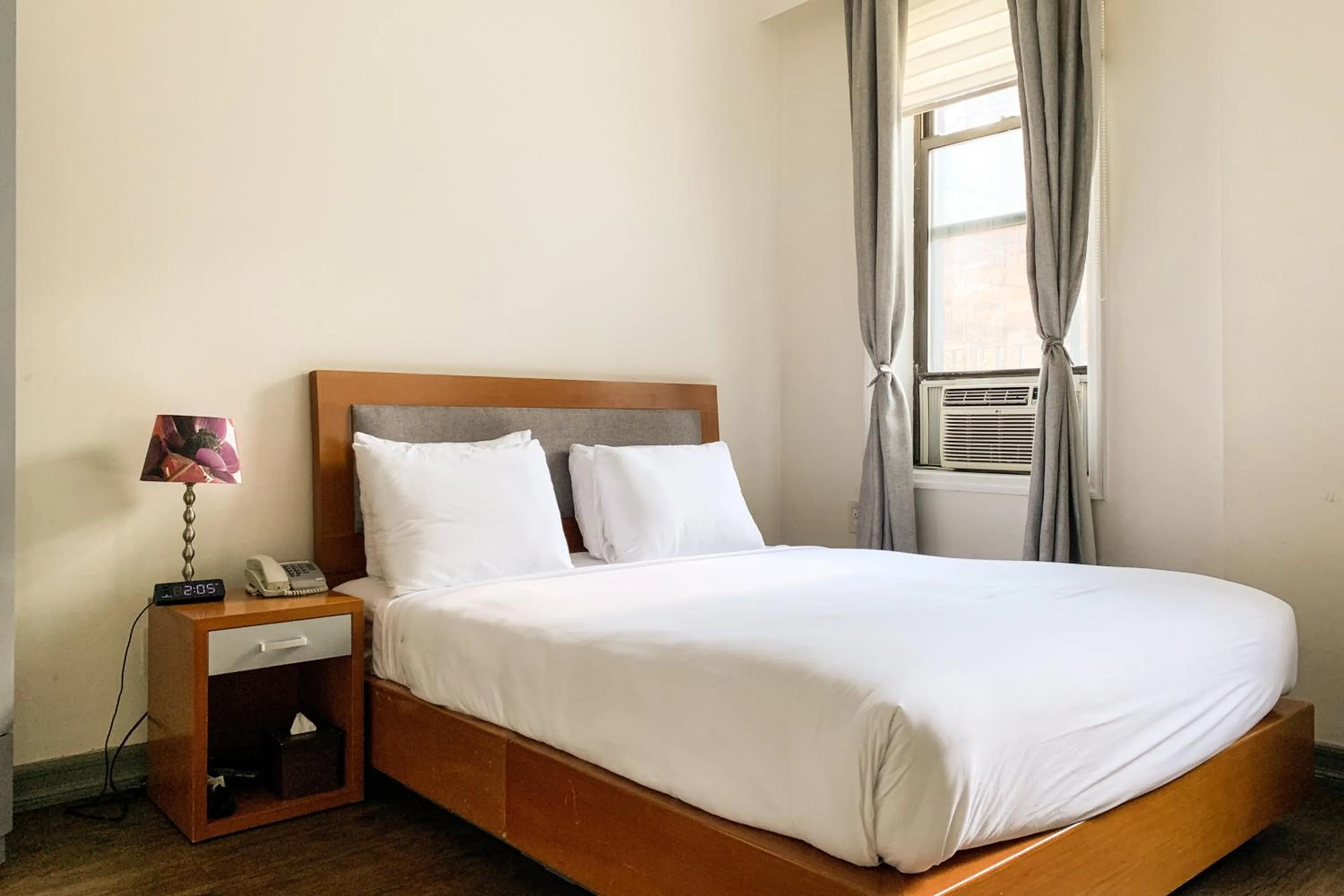 Bed in Midtown West Hotel