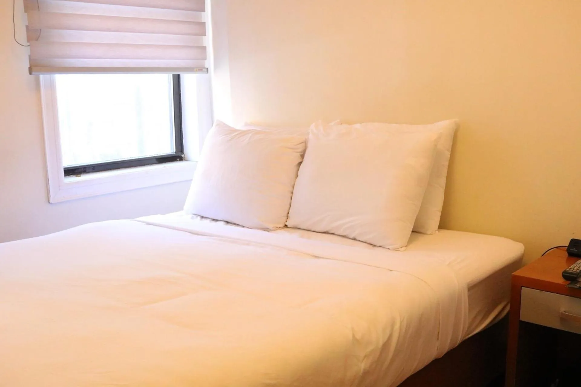 Bed in Midtown West Hotel