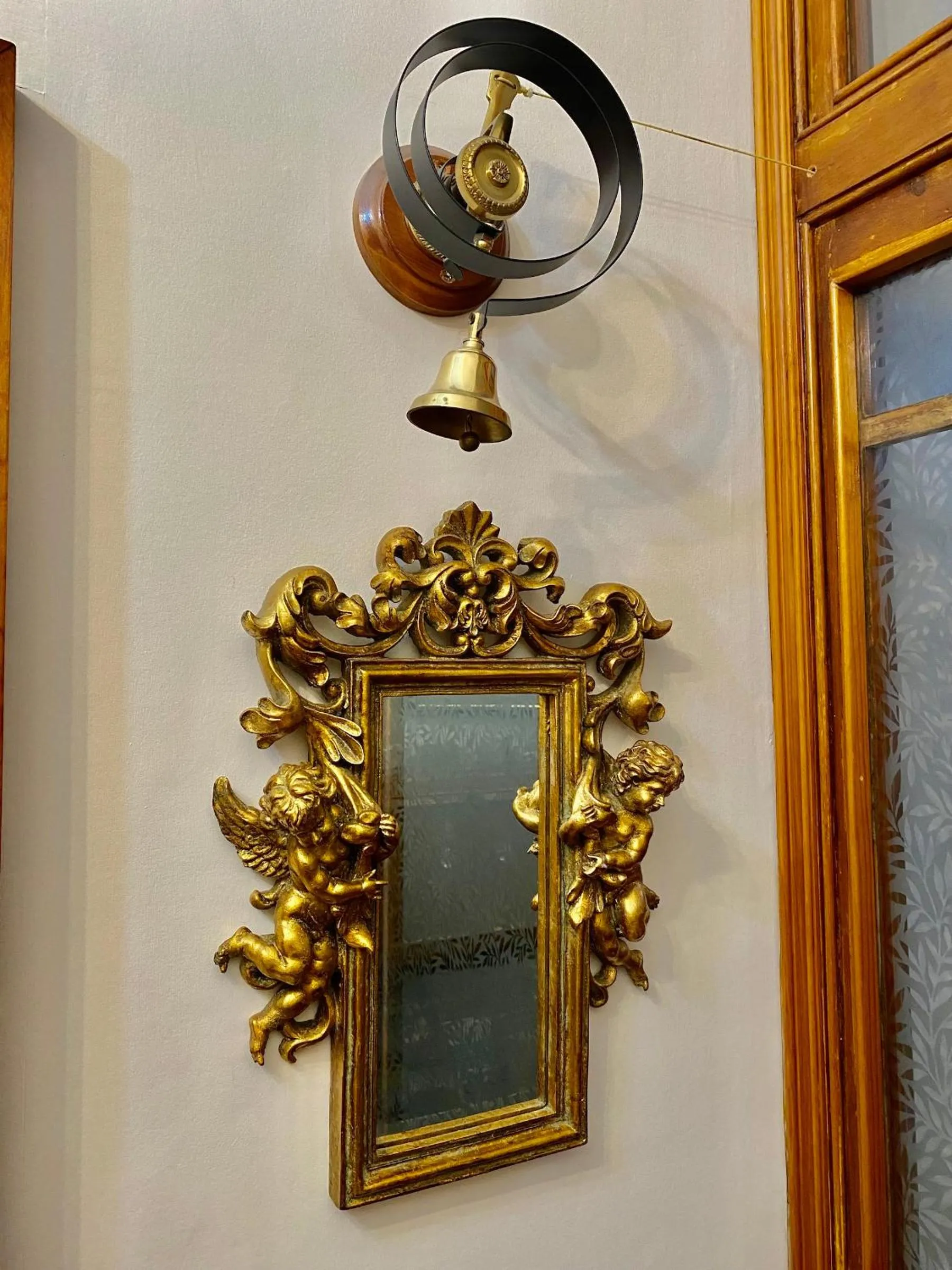 Decorative detail in Elm Tree Lodge