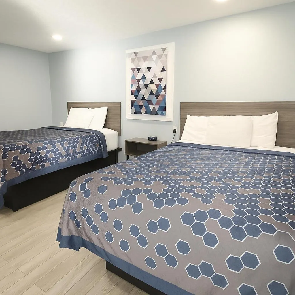 Bed in Hillsboro Inn & Suites