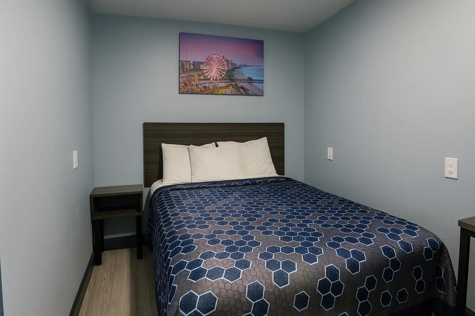 Bed in Hillsboro Inn & Suites