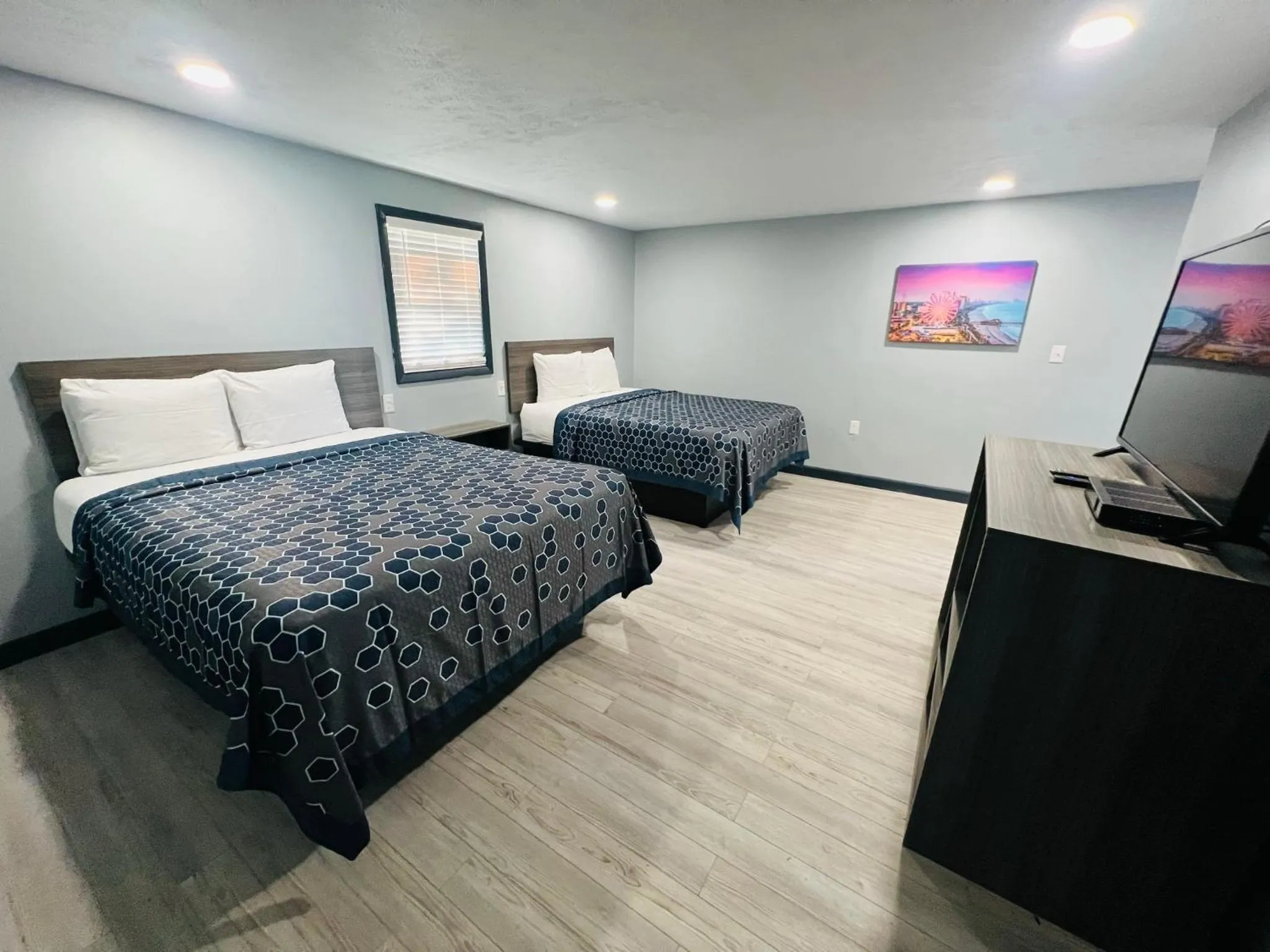 Bed in Hillsboro Inn & Suites