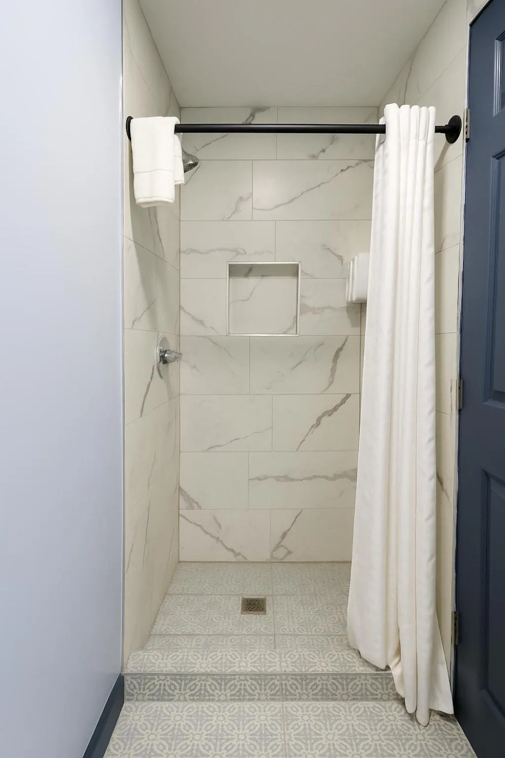 Hillsboro Inn & Suites