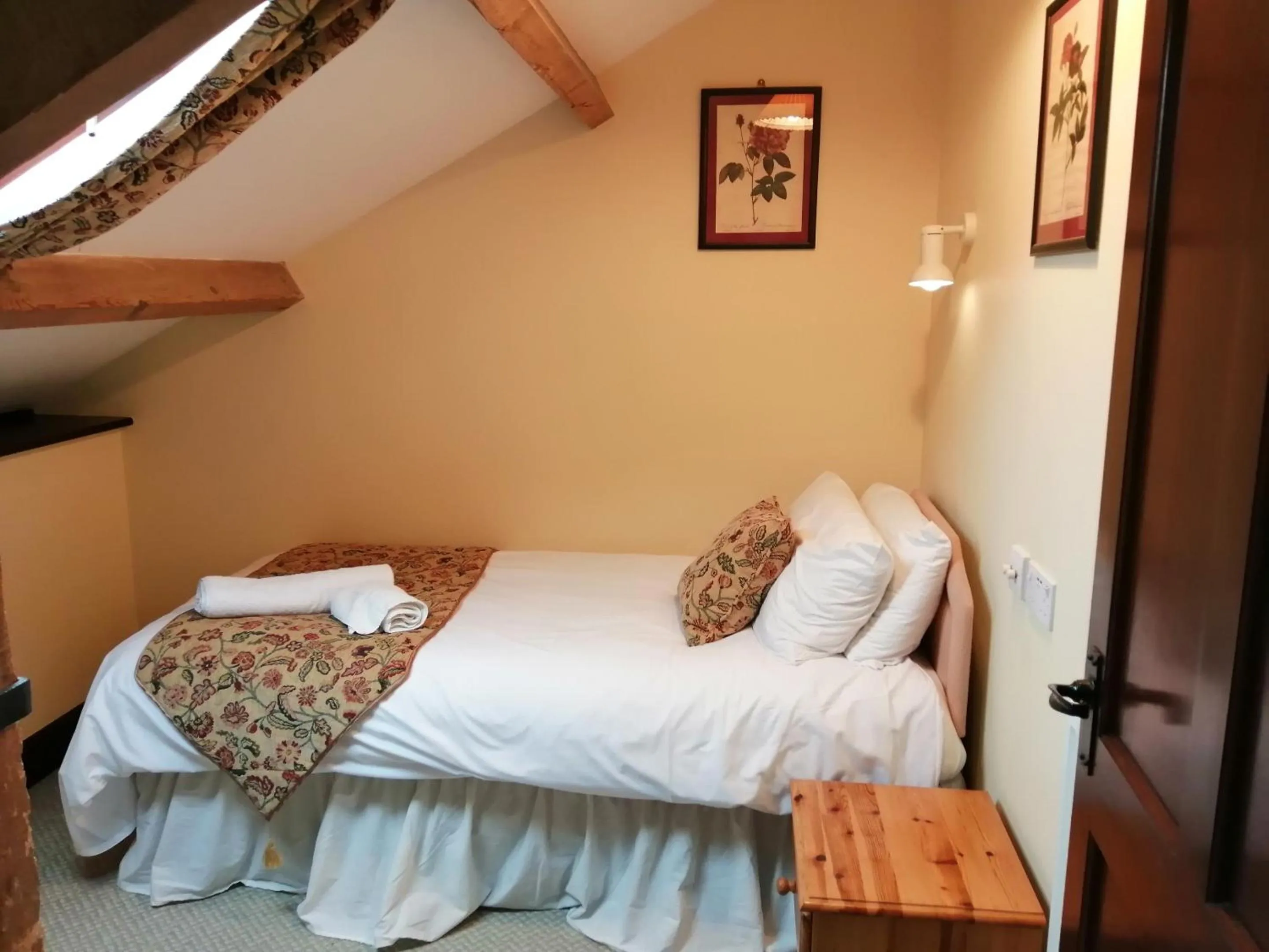 Bedroom, Bed in The Old Stables self catering