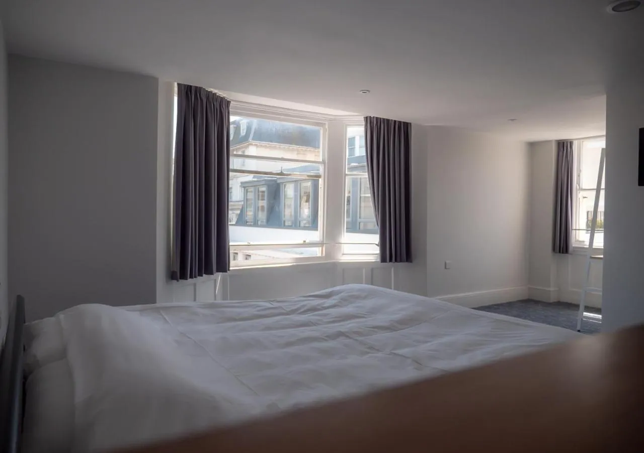 Bed in YHA Brighton Hostel