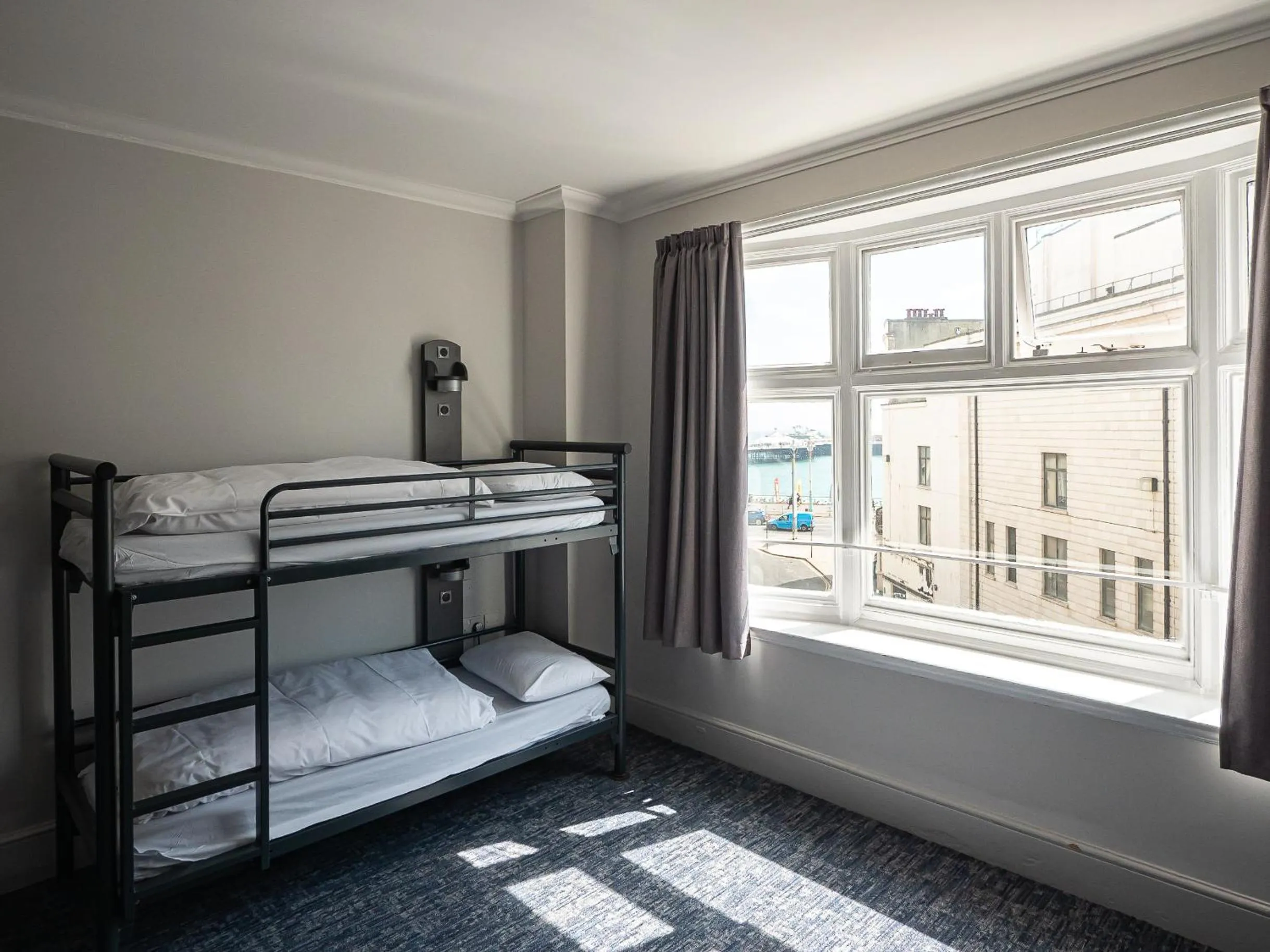 Bedroom, Bed in YHA Brighton Hostel