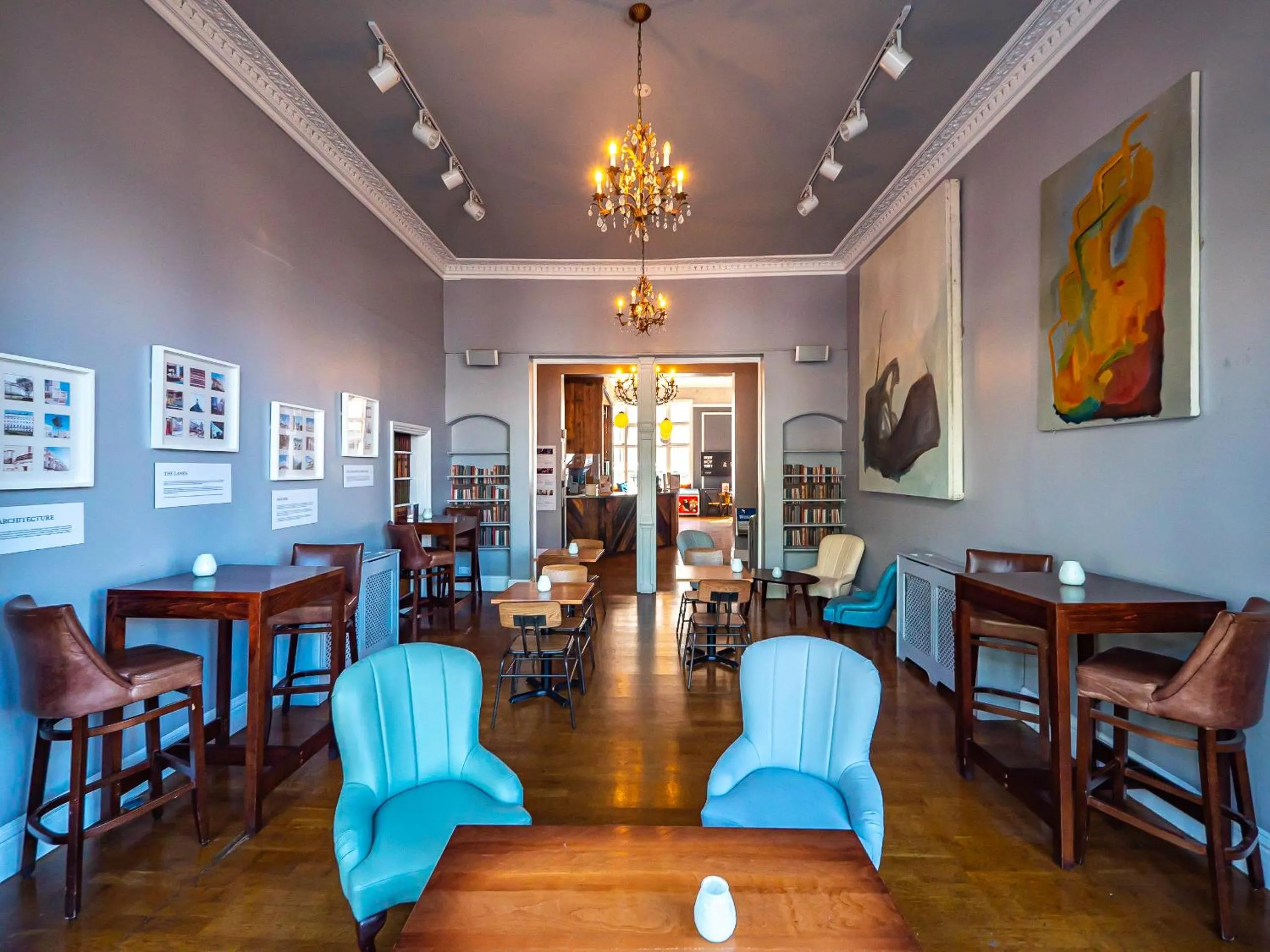 Communal lounge/ TV room, Restaurant/Places to Eat in YHA Brighton Hostel