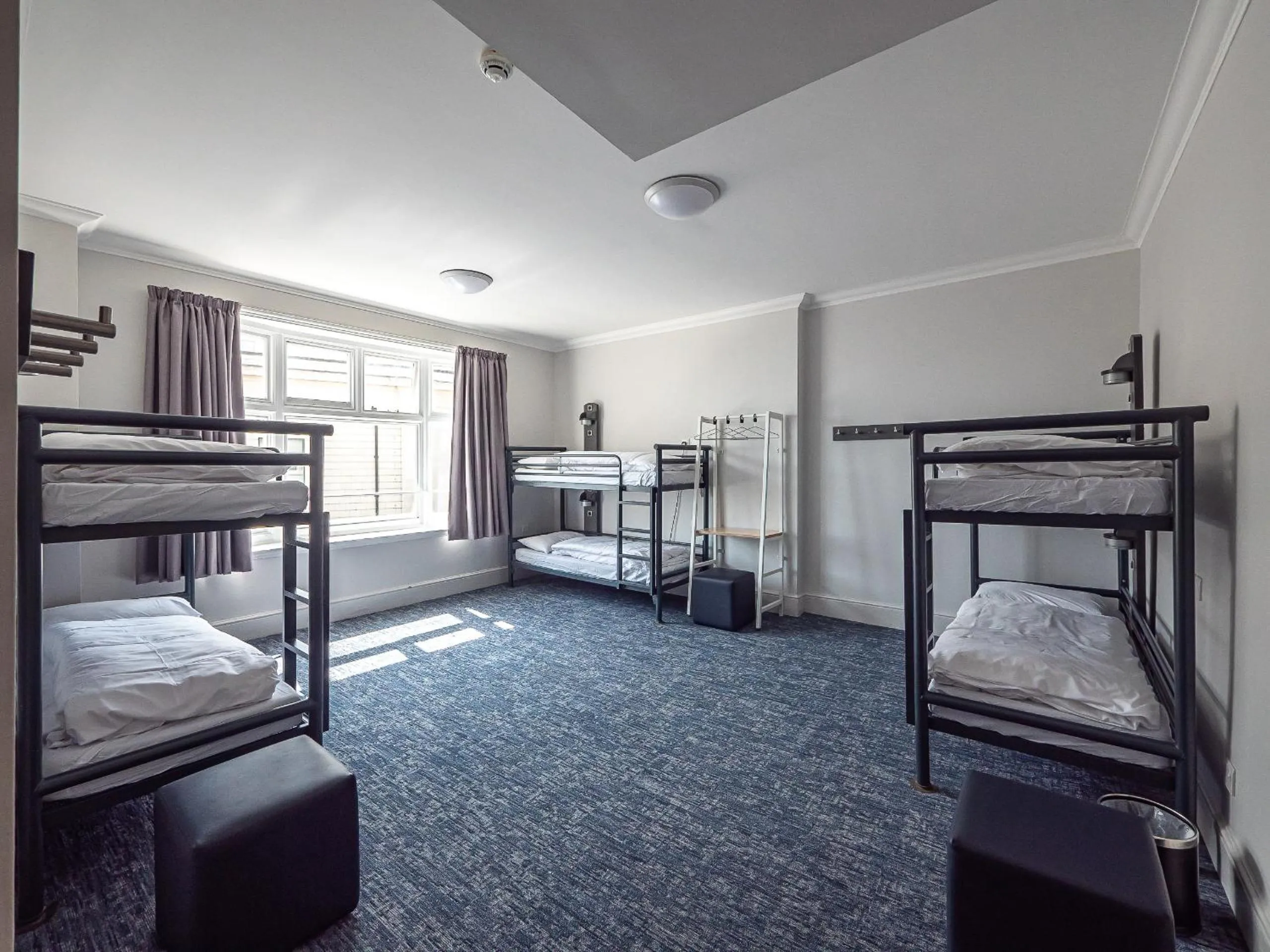Bedroom, Bunk Bed in YHA Brighton Hostel
