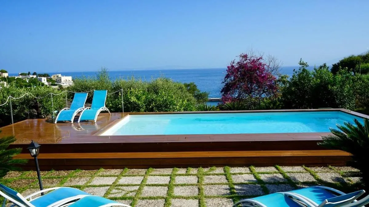 Swimming pool in Villa Amalu Capri Piscina e Giardino