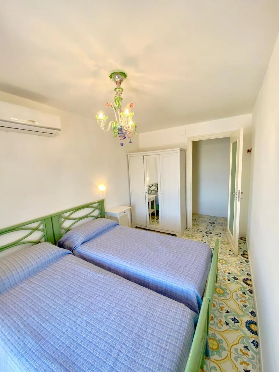 Photo of the whole room, Bed in Villa Amalu Capri Piscina e Giardino