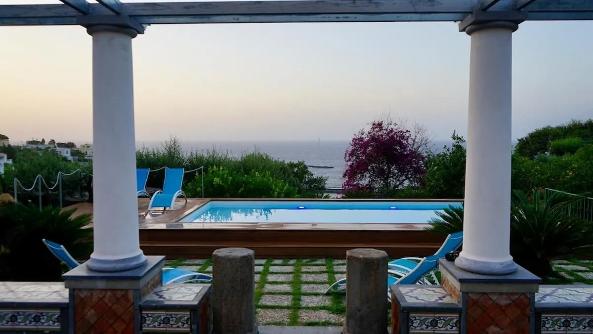 Pool view in Villa Amalu Capri Piscina e Giardino