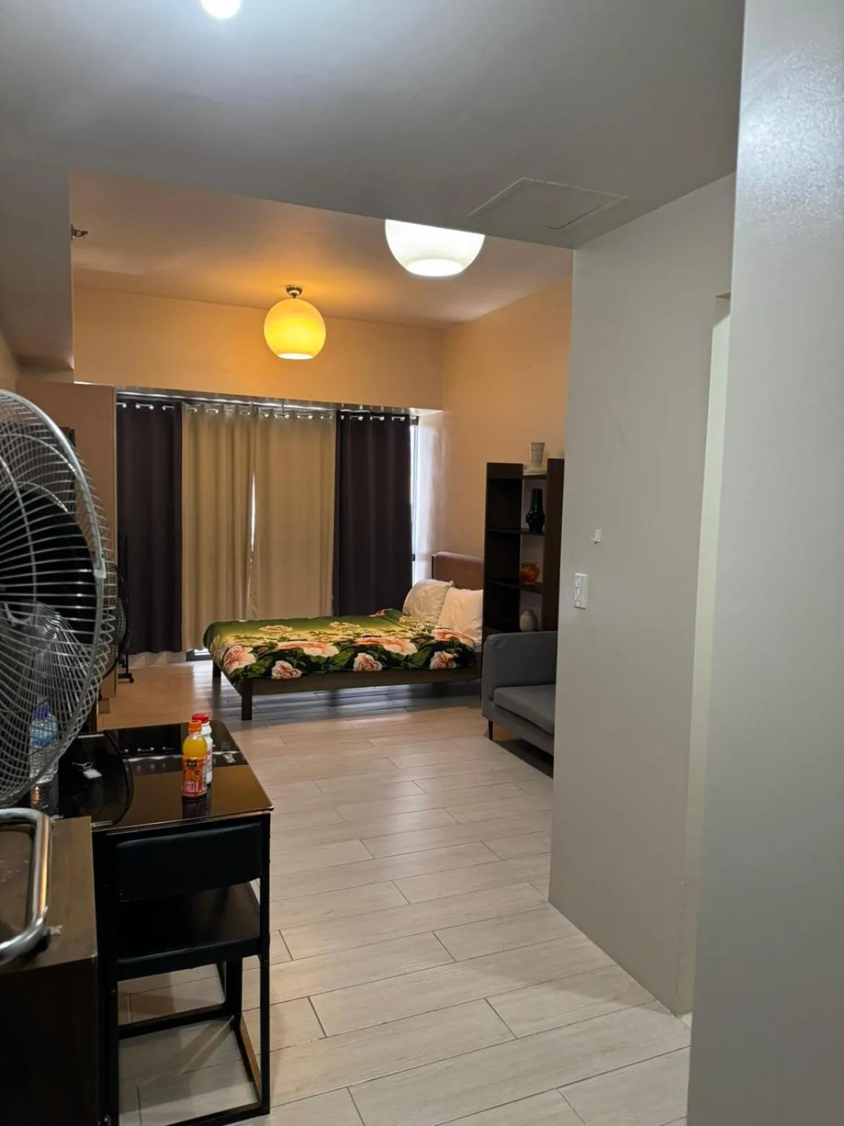 Henry's Newport Deluxe Condotel