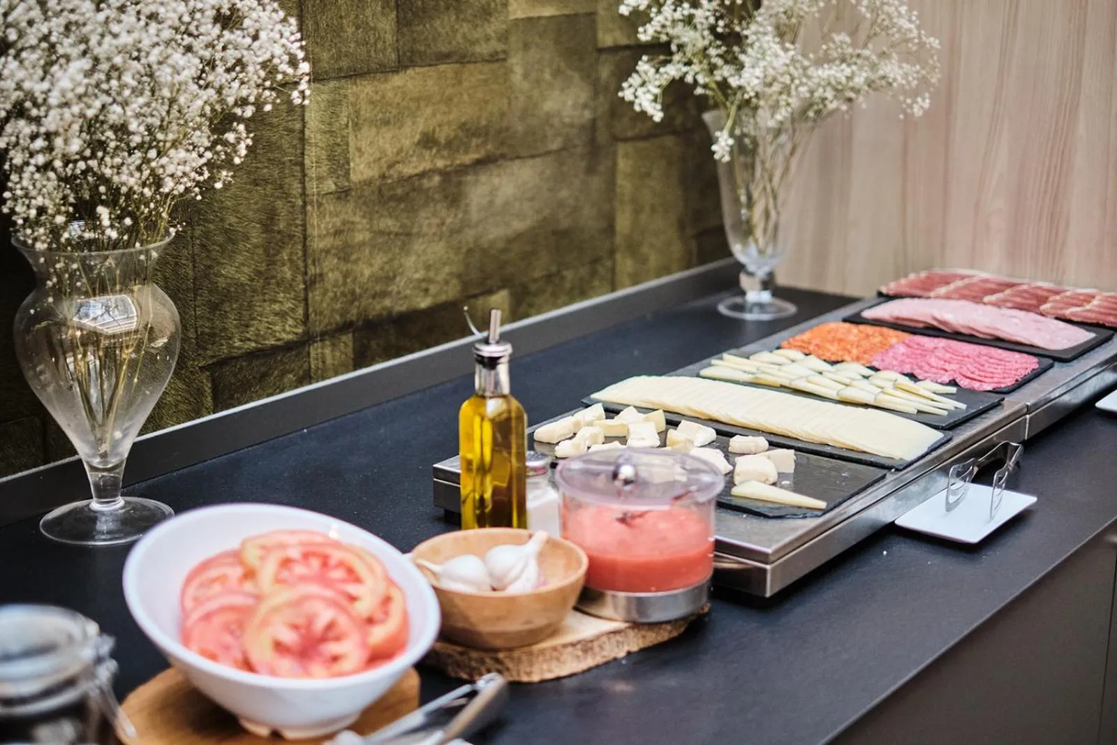 Buffet breakfast in Hotel Lux Santiago