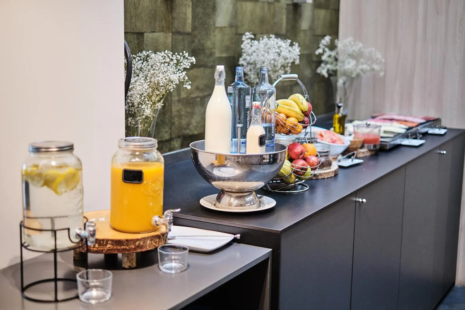 Breakfast in Hotel Lux Santiago