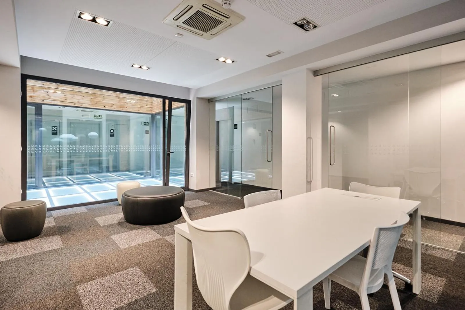 Communal kitchen in Hotel Lux Santiago