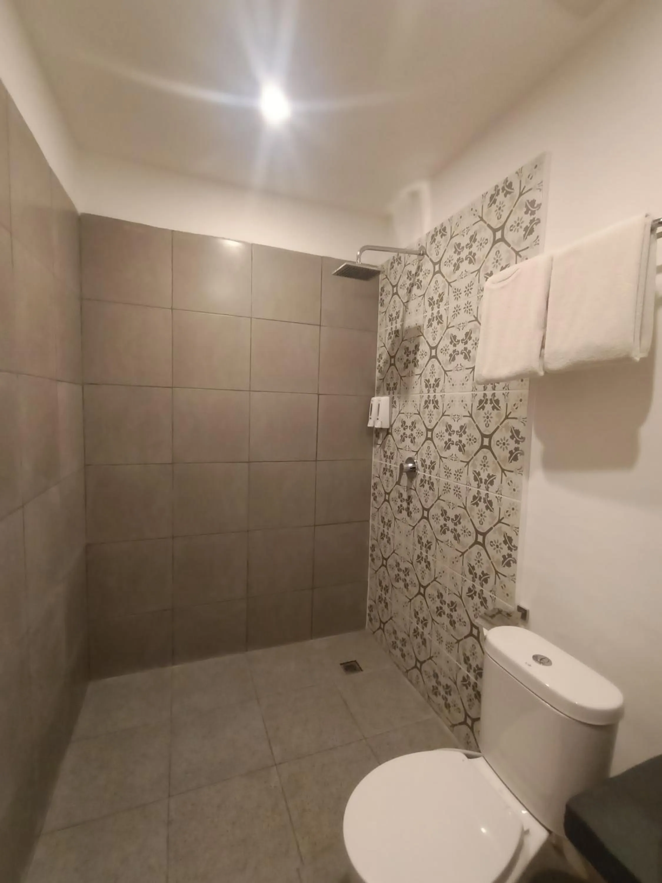 Shower in Attara Inn Senggigi