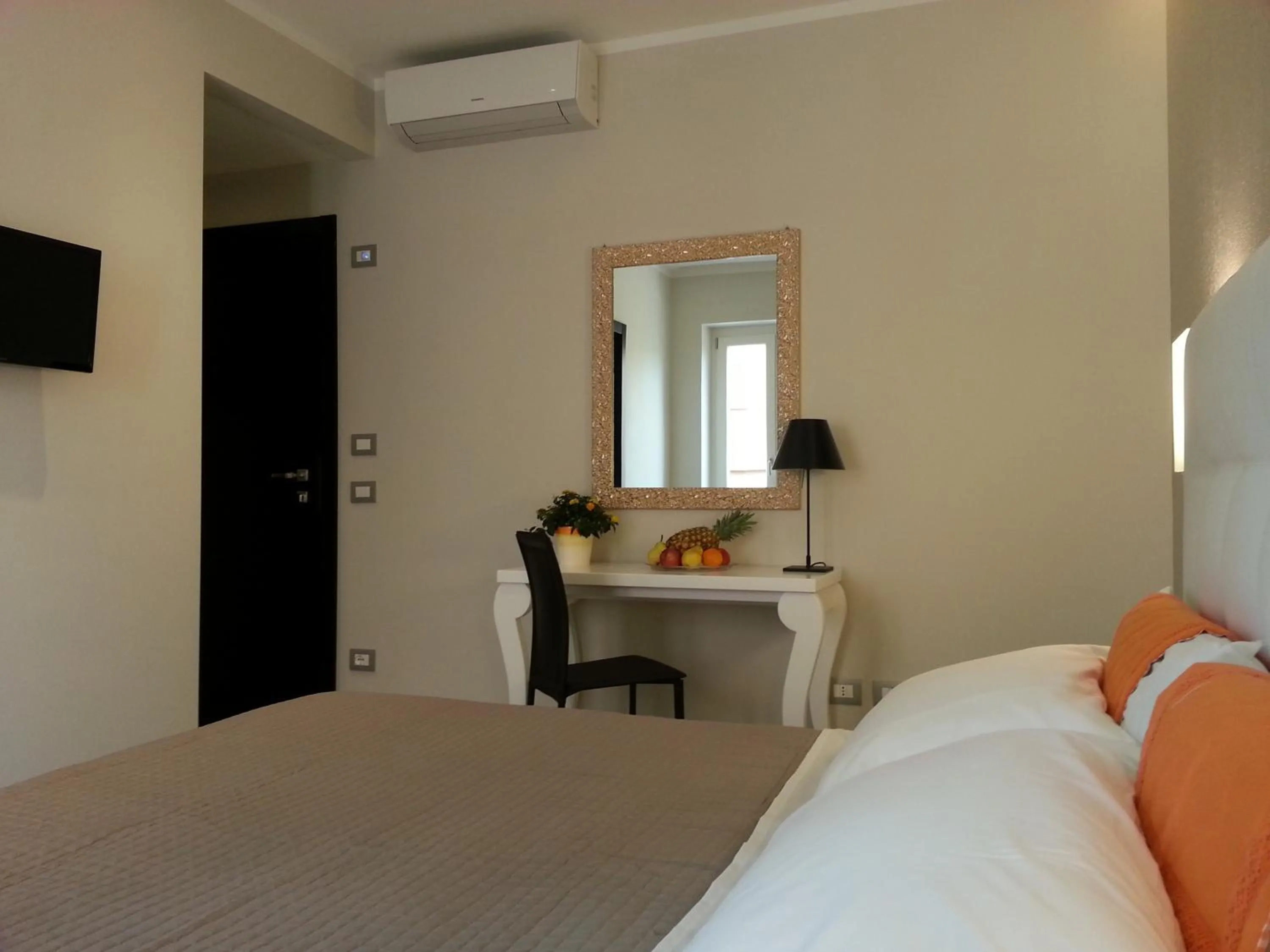 TV and multimedia, Bed in Gemini Suite