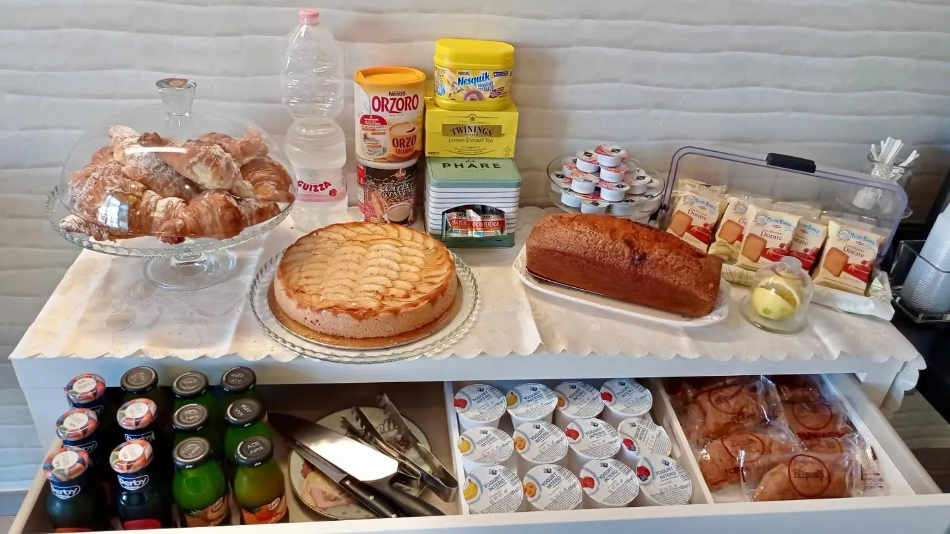 Breakfast in Gemini Suite