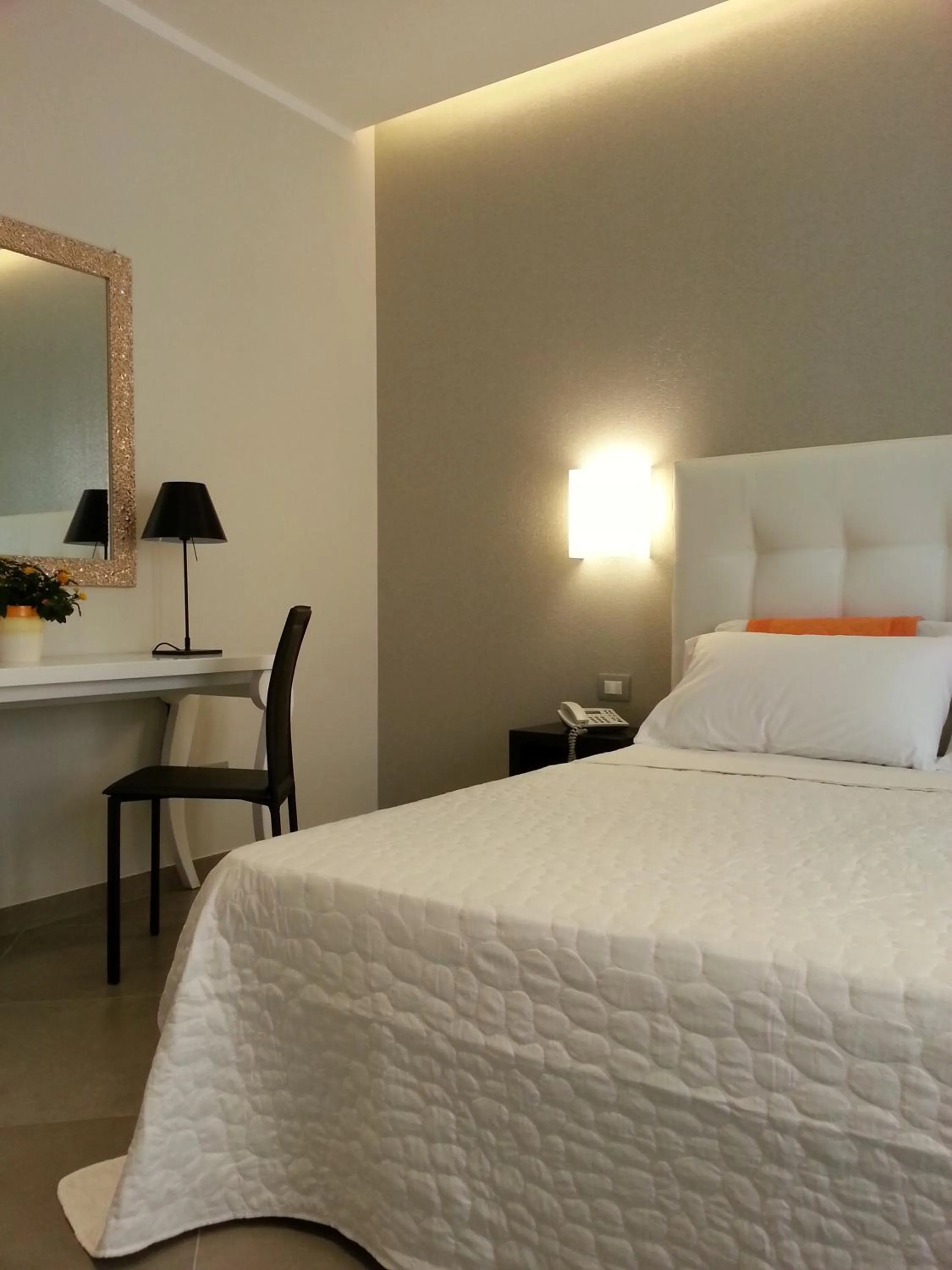 Night, Bed in Gemini Suite