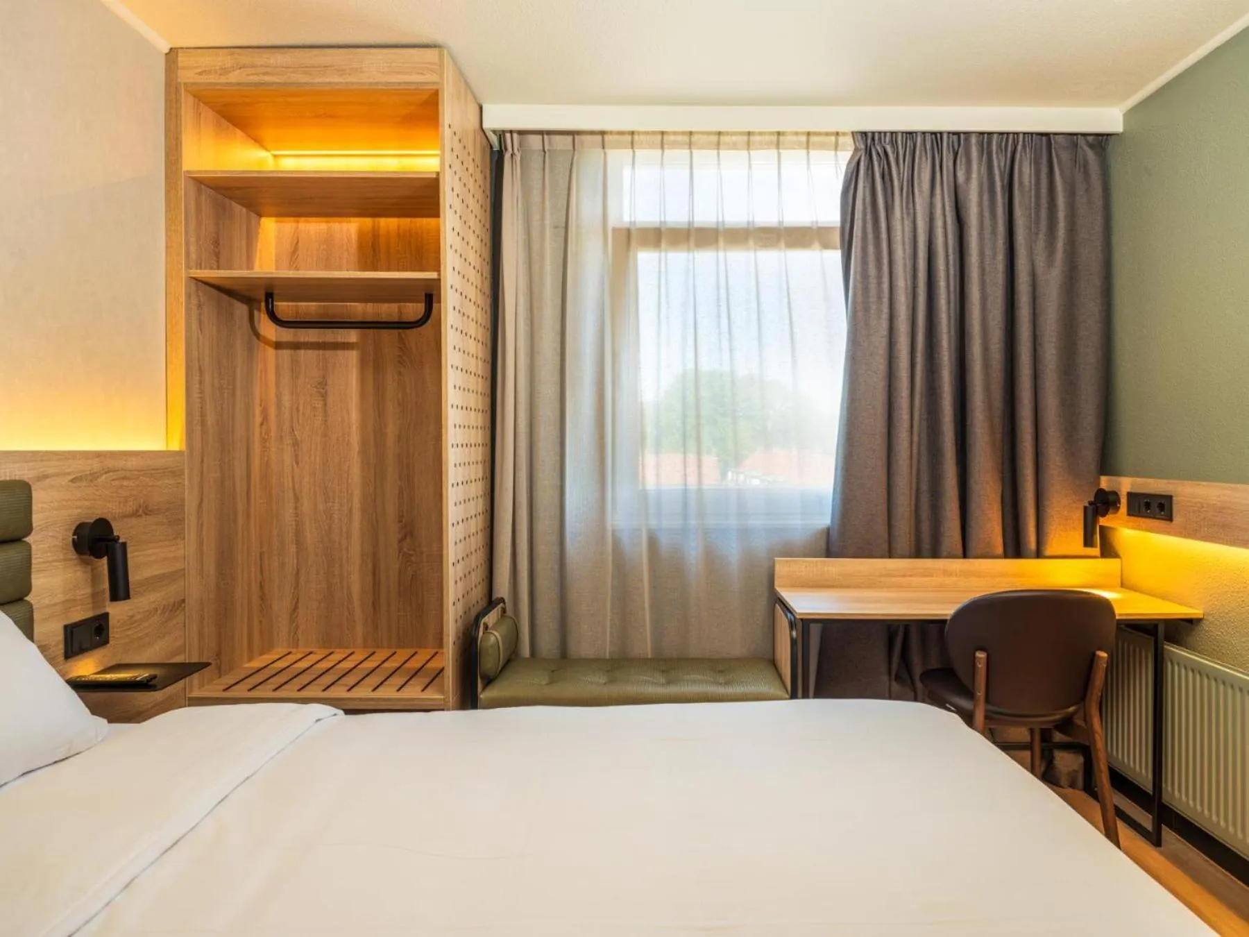 Photo of the whole room, Bed in Campanile Hotel & Restaurant Breda