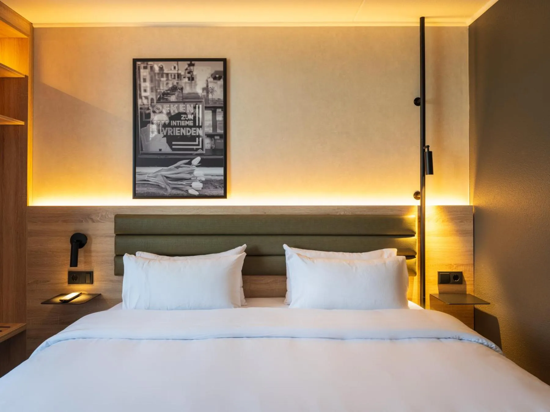 Bed in Campanile Hotel & Restaurant Breda
