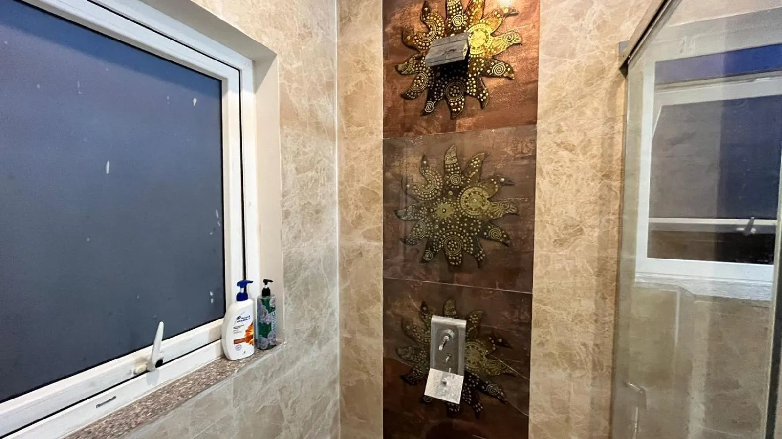 Shower in 7 Sisters Homestay