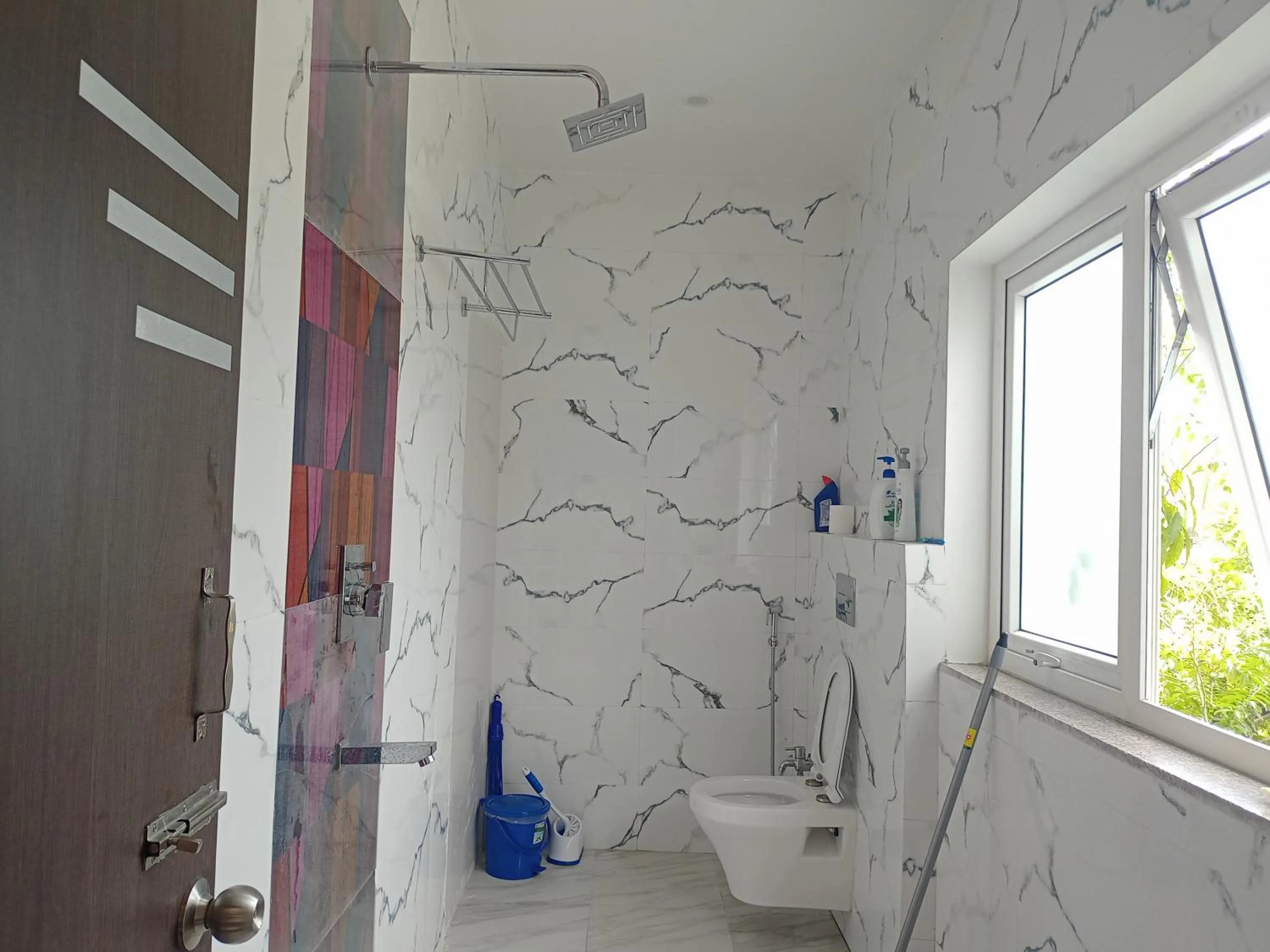 Shower in 7 Sisters Homestay