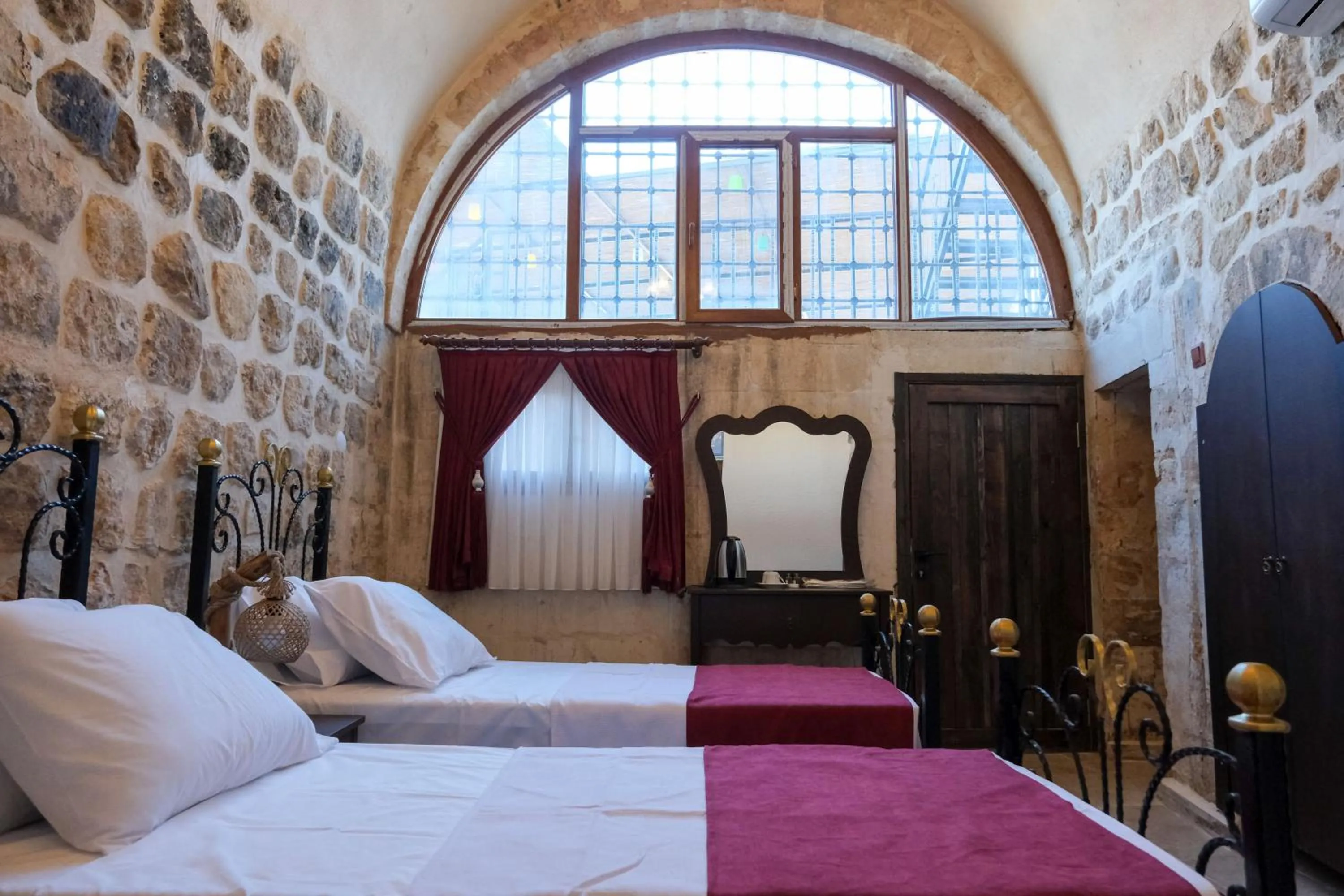 Bed in MİRSTONE TARİHİ KONAK