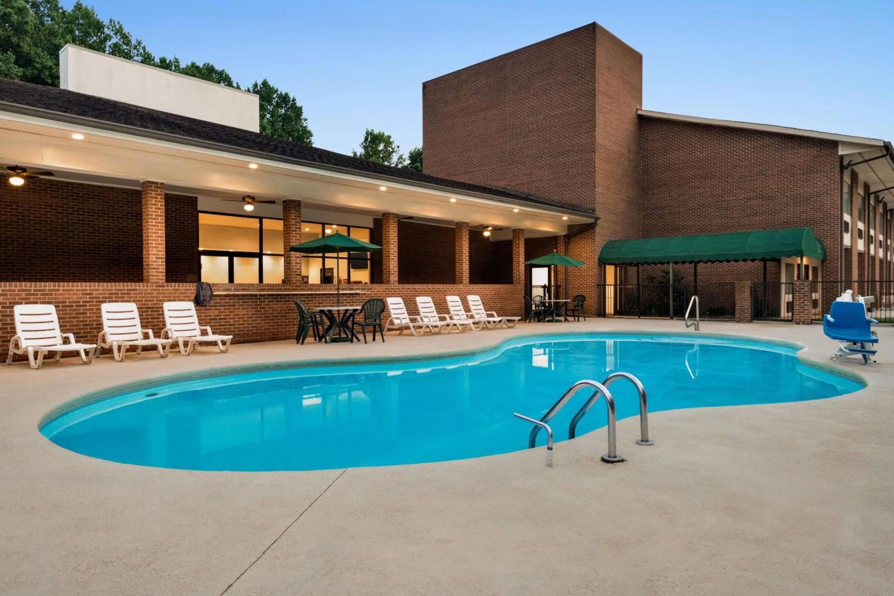 Pool view in Days Inn by Wyndham Lexington