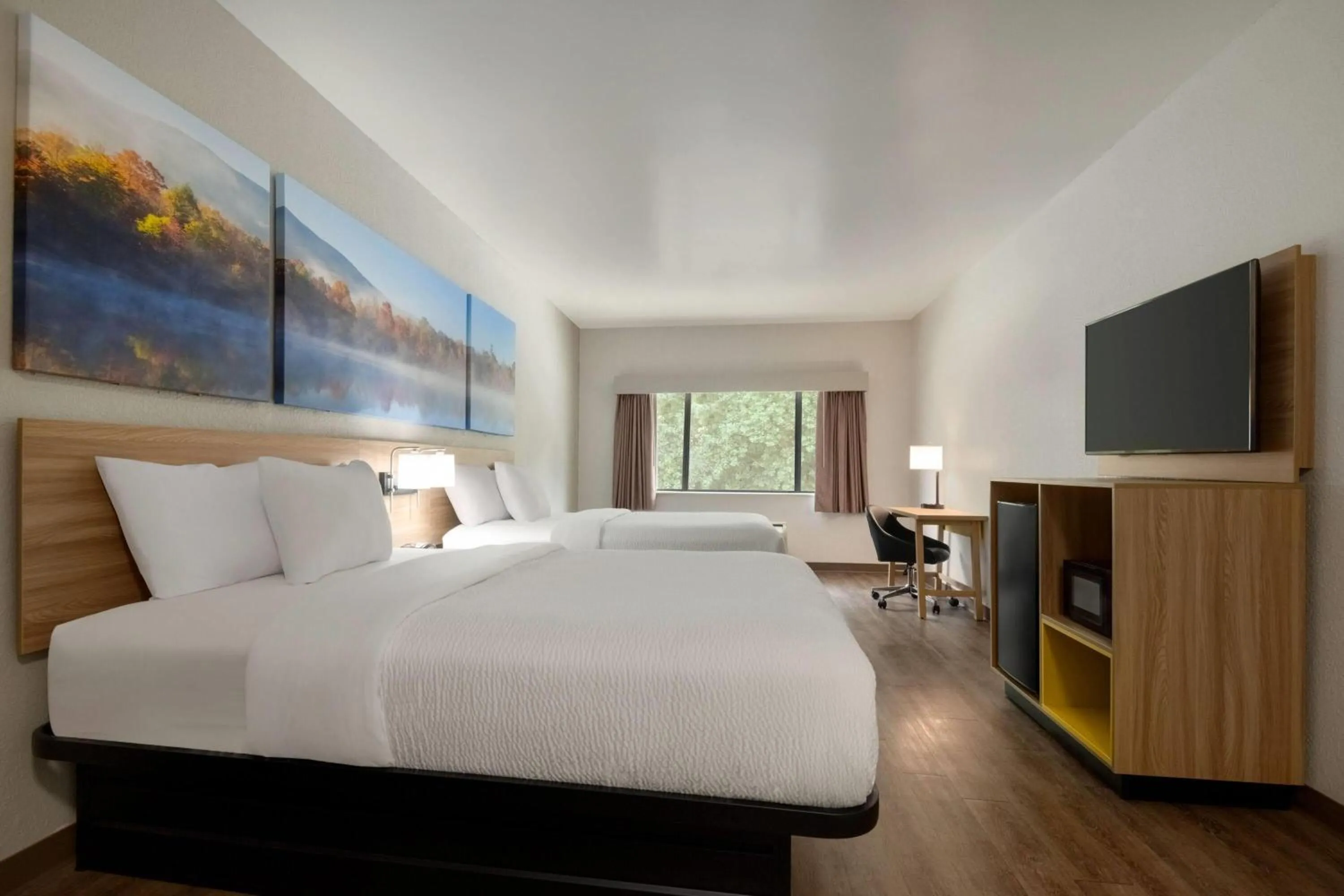 Photo of the whole room, Bed in Days Inn by Wyndham Lexington