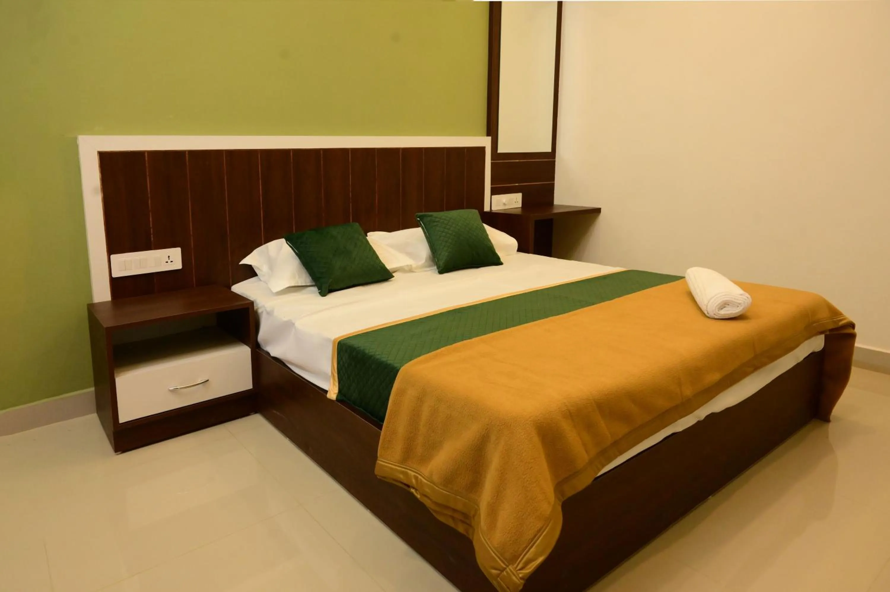 Bed in The Green Room Tourist Home