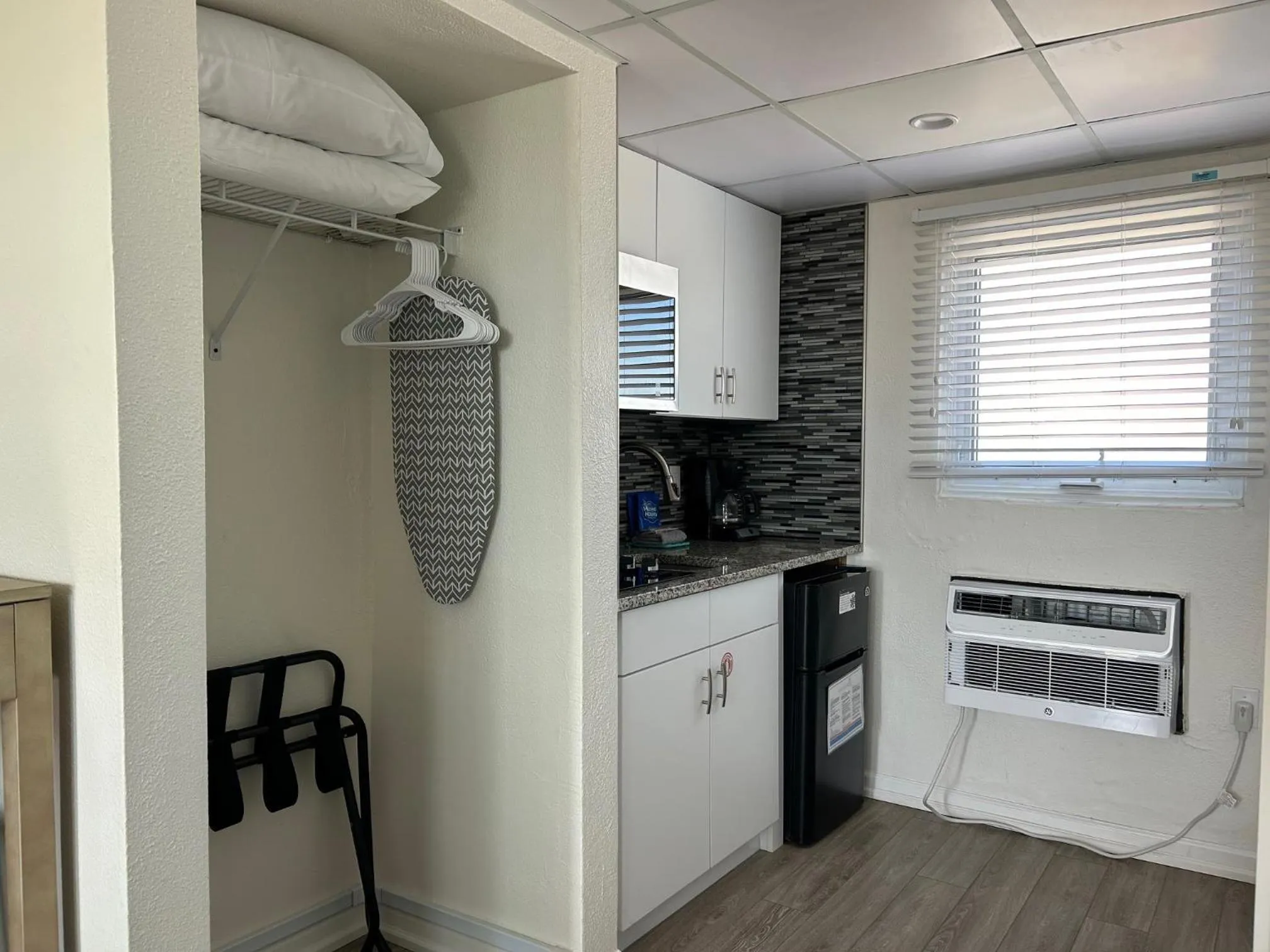 Kitchen or kitchenette in Esplanade Suites - A Sundance Vacations Property