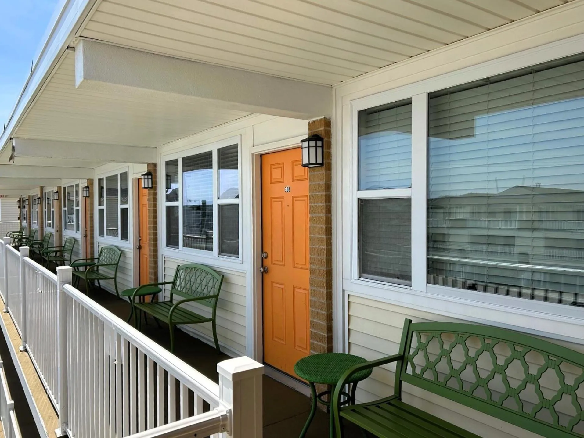 Property building in Esplanade Suites - A Sundance Vacations Property