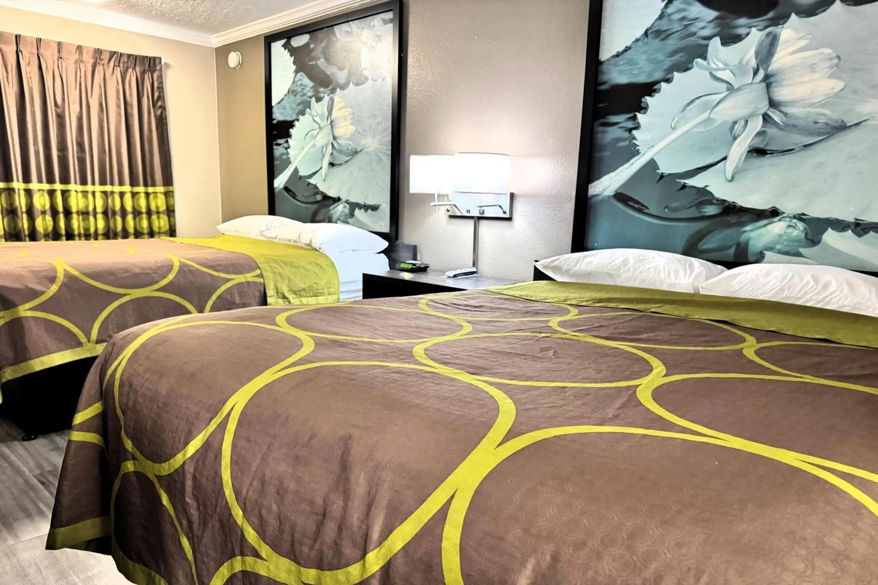 Photo of the whole room, Bed in Super 8 by Wyndham Picayune