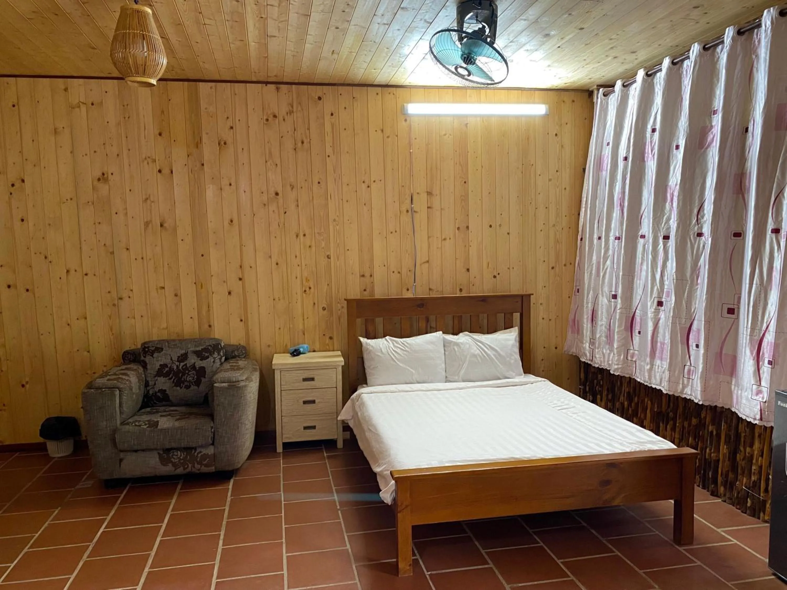 Bed in Me bungalow beach resort