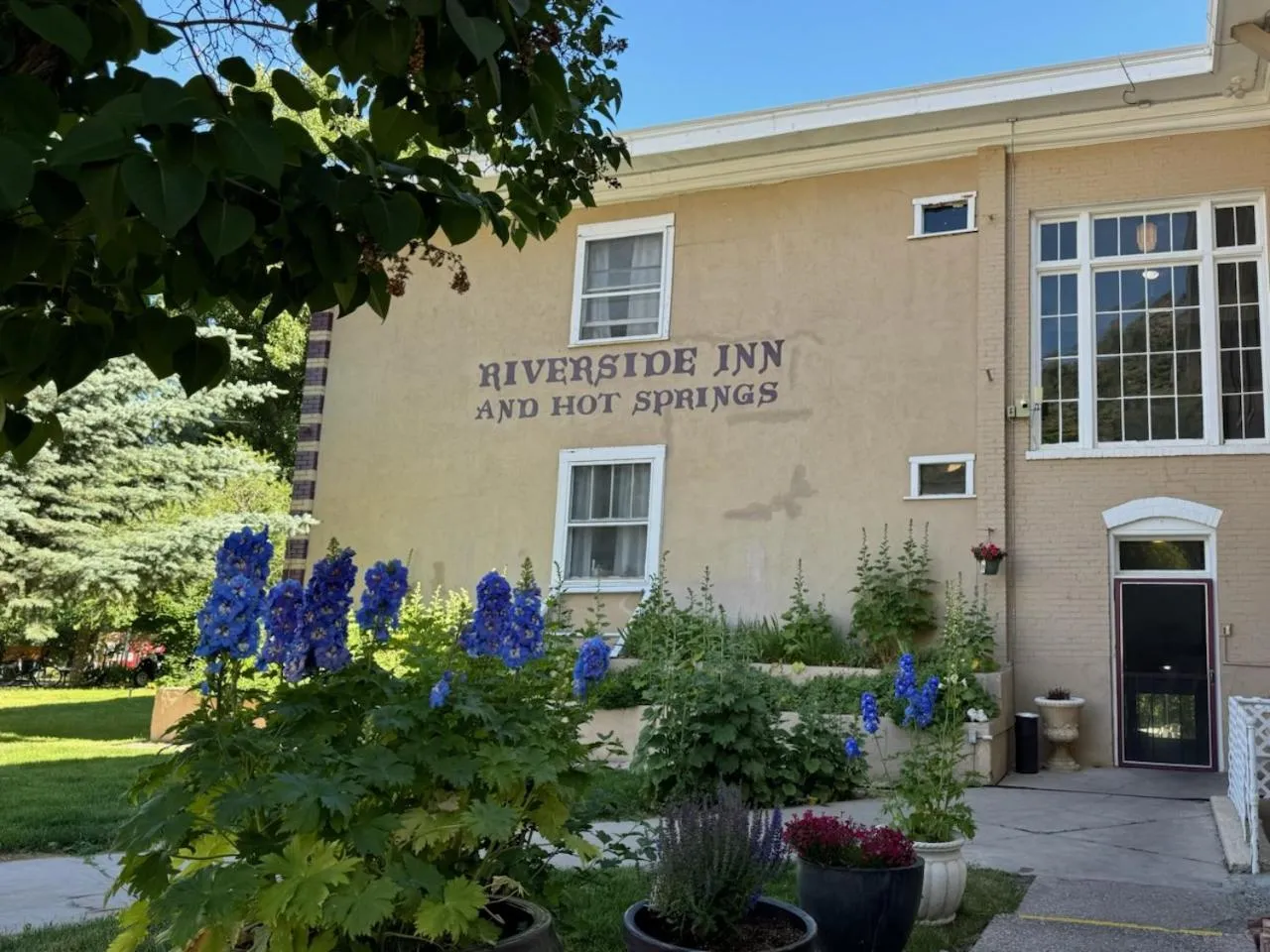 Property building in Riverside Hot Springs Inn & Spa - Adults Only