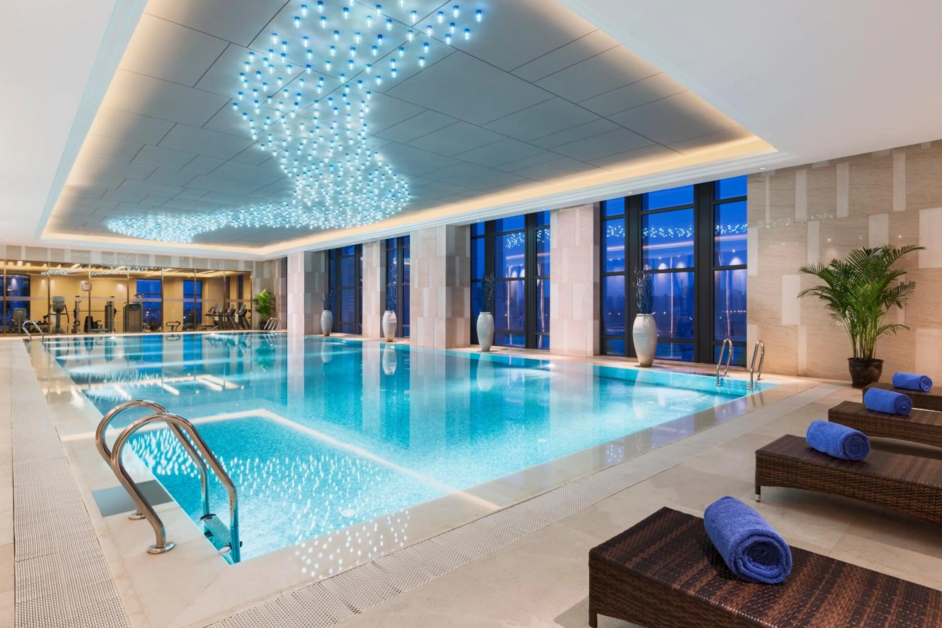 Swimming pool in Wanda Realm Yinchuan