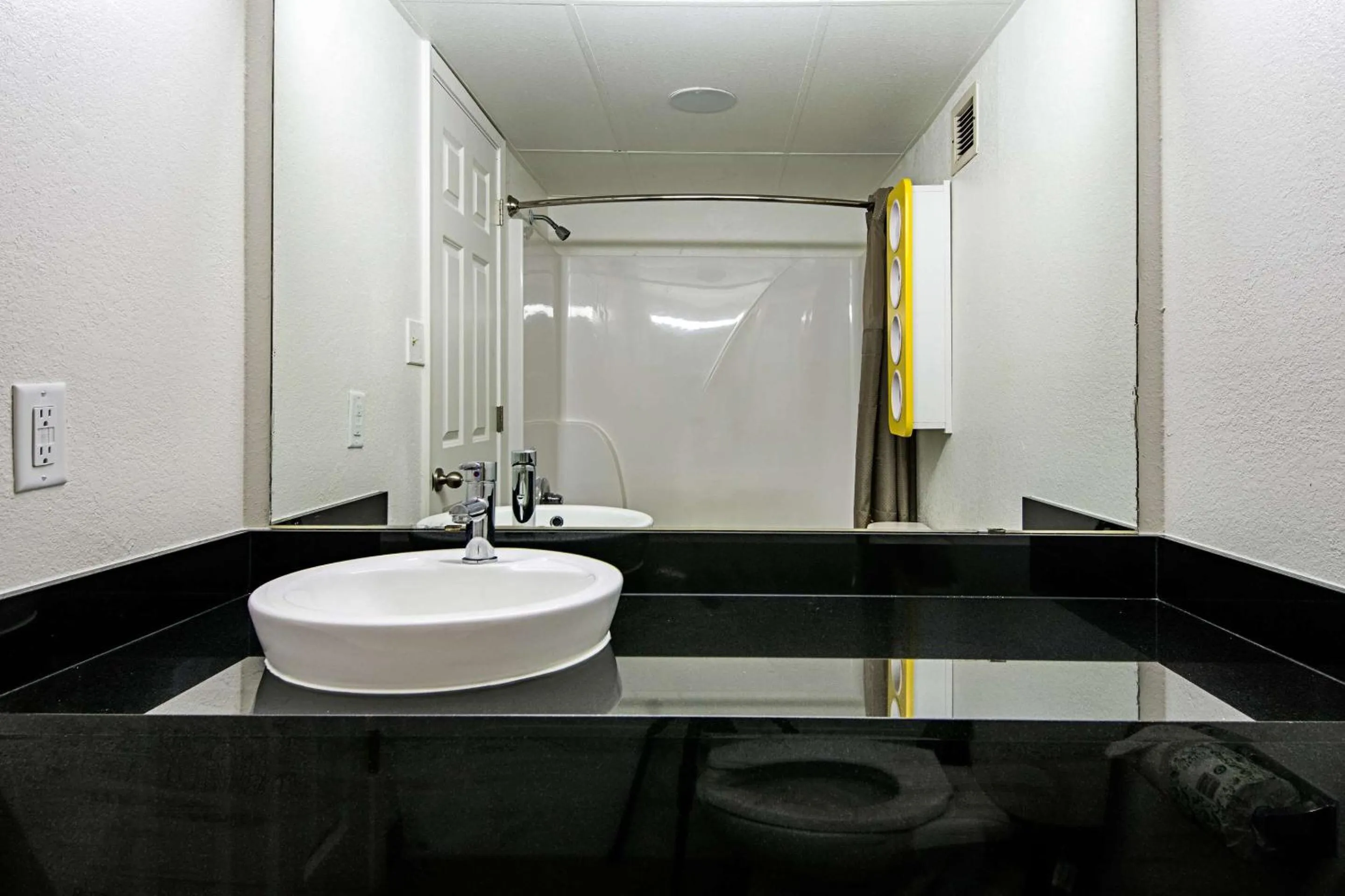 Bathroom in Motel 6-Opelousas, LA