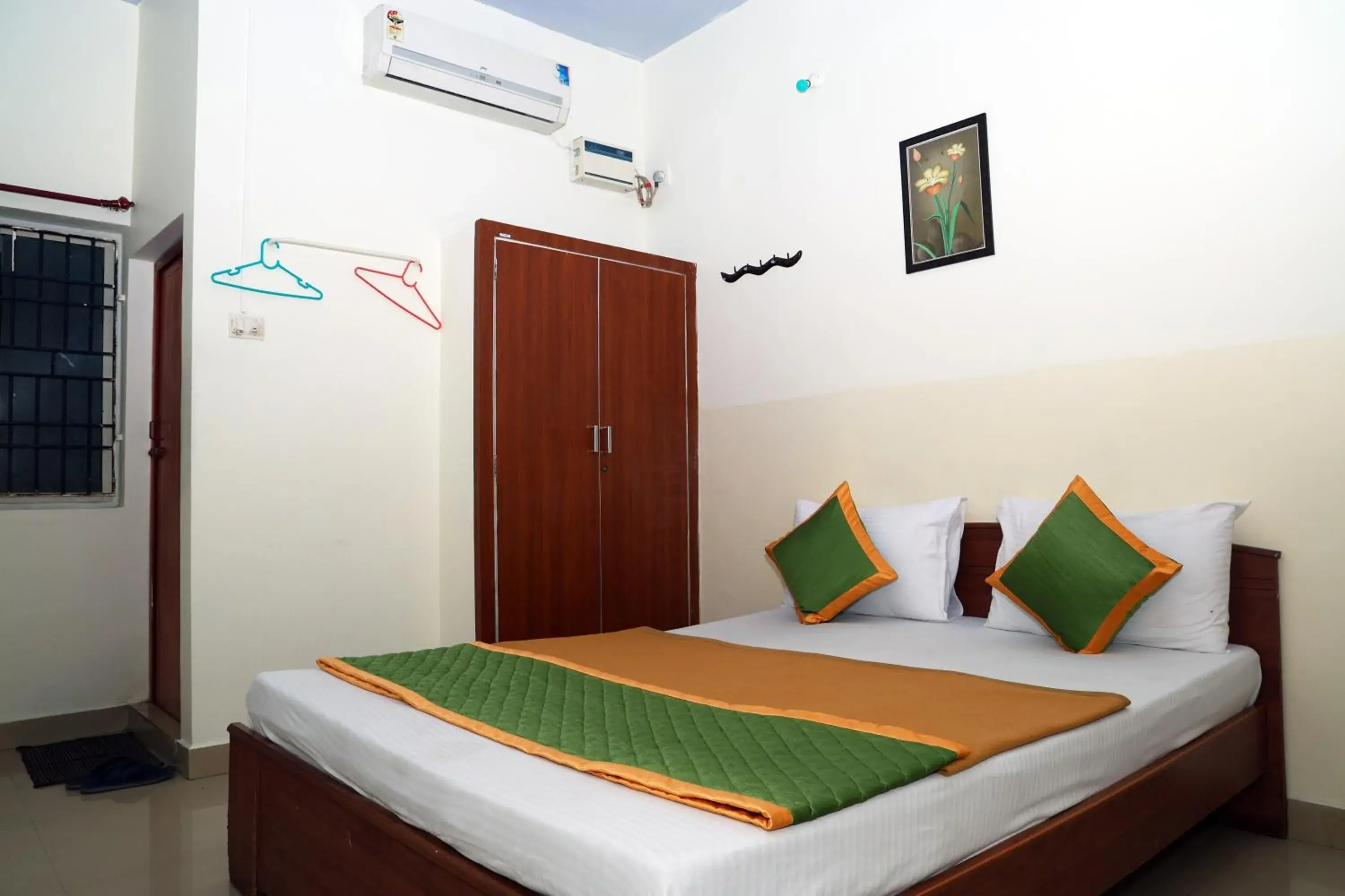 Superior Deluxe Double or Twin Room in Royal Green Accommodation Chennai Airport Superior Deluxe Double or Twin Room in Royal Green Accommodation Chennai Airport