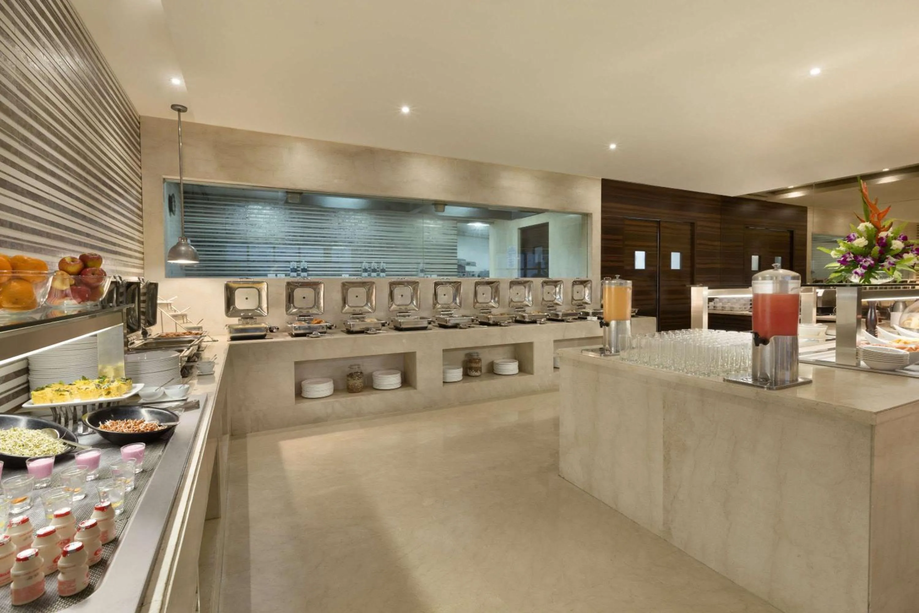 Restaurant/places to eat in Howard Johnson By Wyndham, Hebbal, Bengaluru